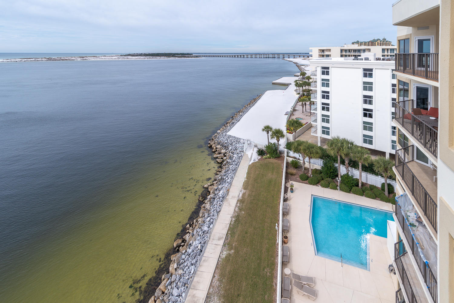 WATERVIEW TOWERS YACHT CLUB - Residential