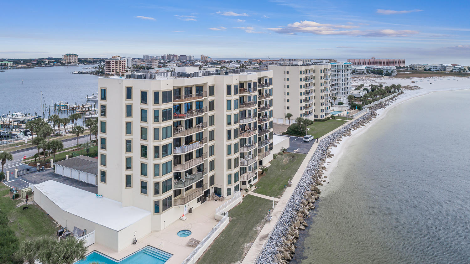 WATERVIEW TOWERS YACHT CLUB - Residential