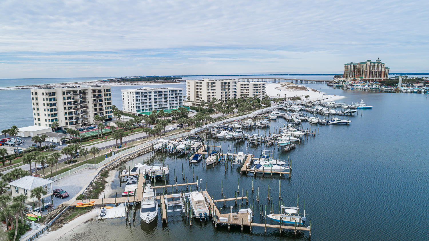 WATERVIEW TOWERS YACHT CLUB - Residential