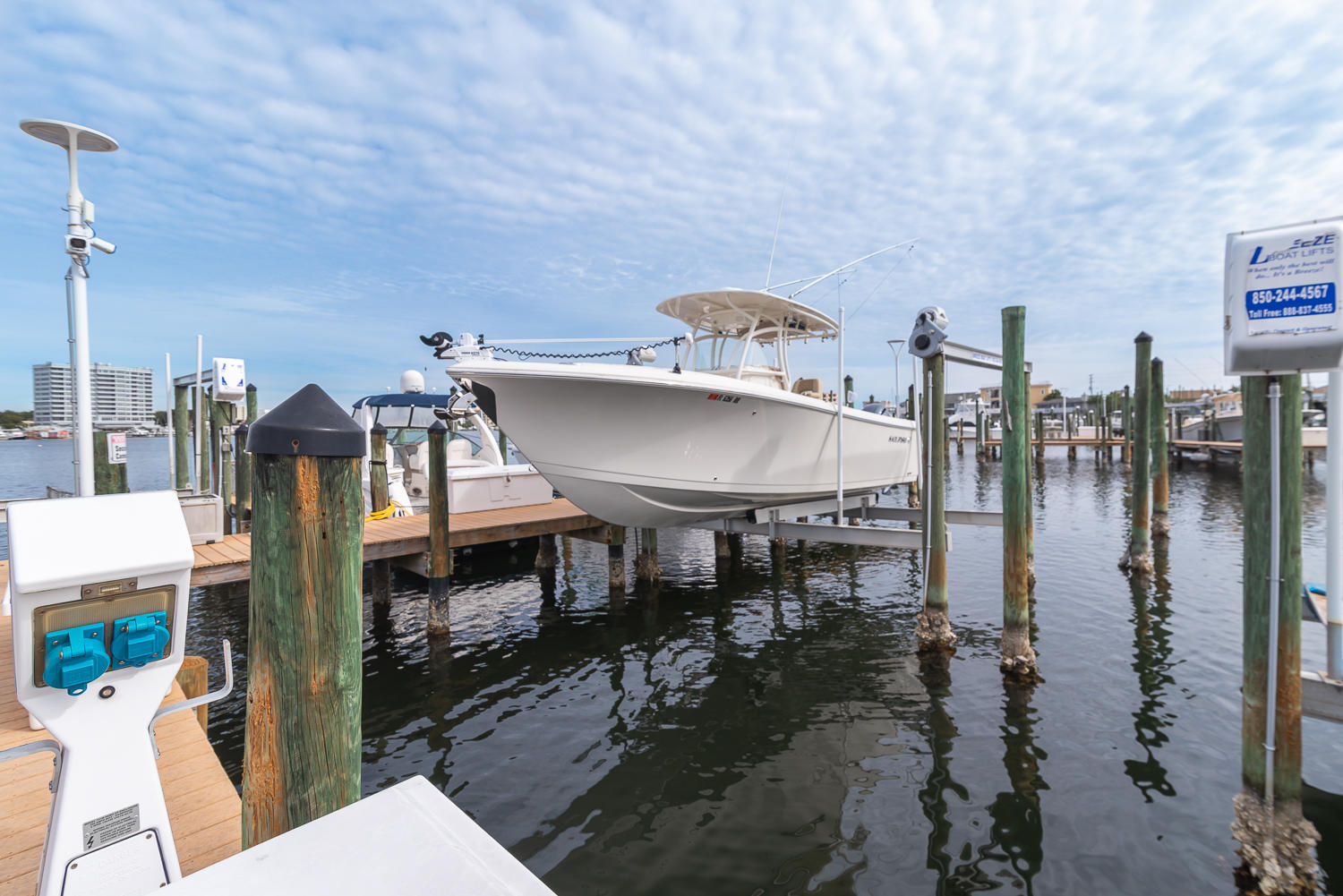 WATERVIEW TOWERS YACHT CLUB - Residential