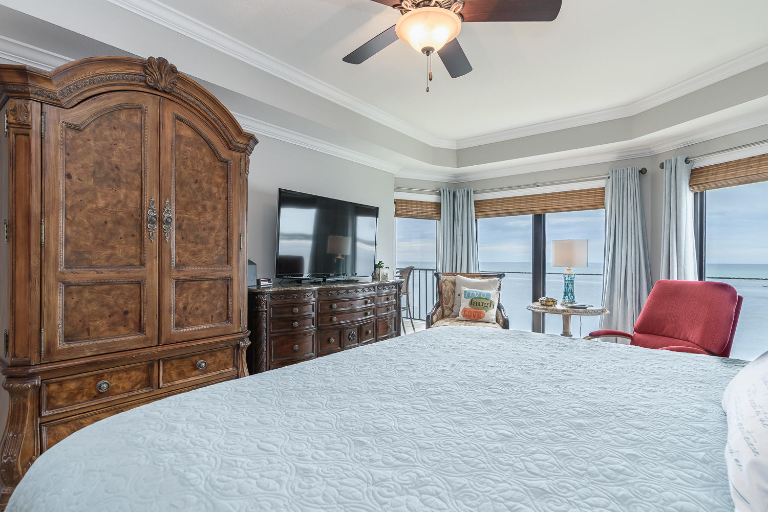 WATERVIEW TOWERS YACHT CLUB - Residential