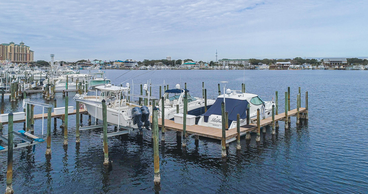 WATERVIEW TOWERS YACHT CLUB - Residential