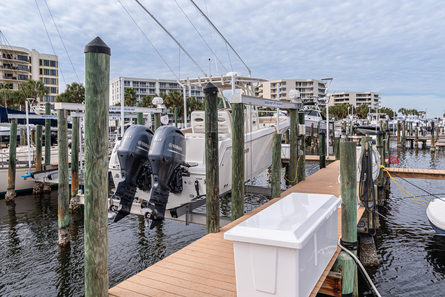 WATERVIEW TOWERS YACHT CLUB - Residential
