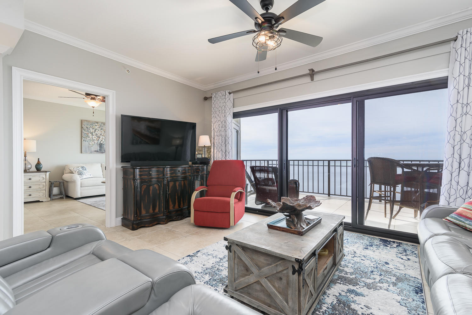 WATERVIEW TOWERS YACHT CLUB - Residential