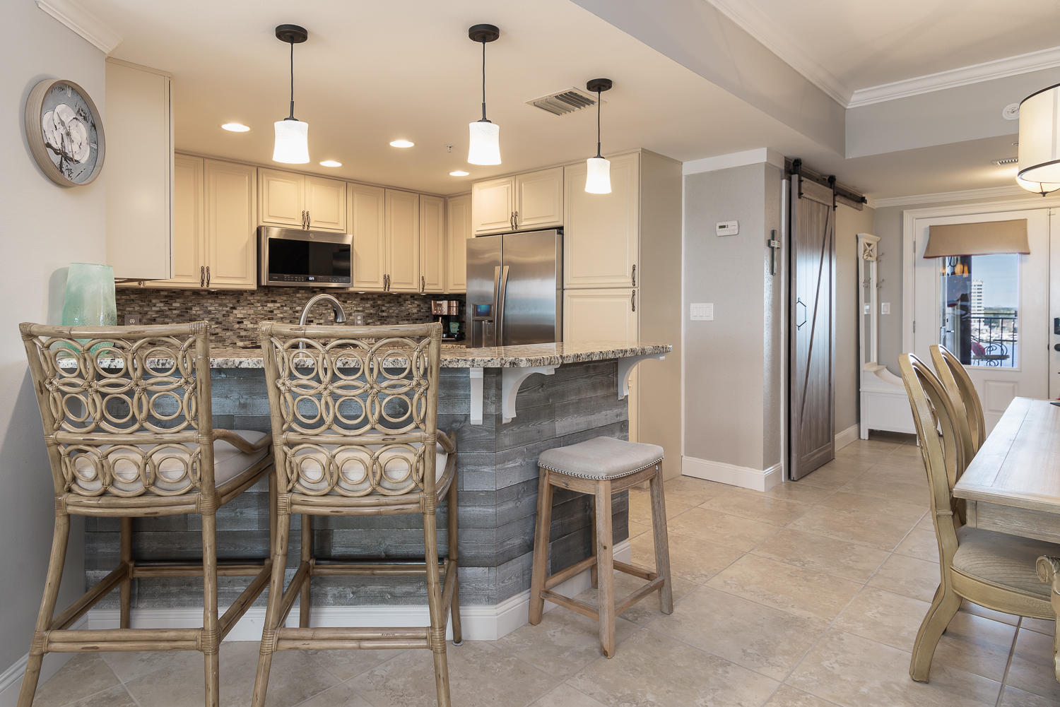 WATERVIEW TOWERS YACHT CLUB - Residential