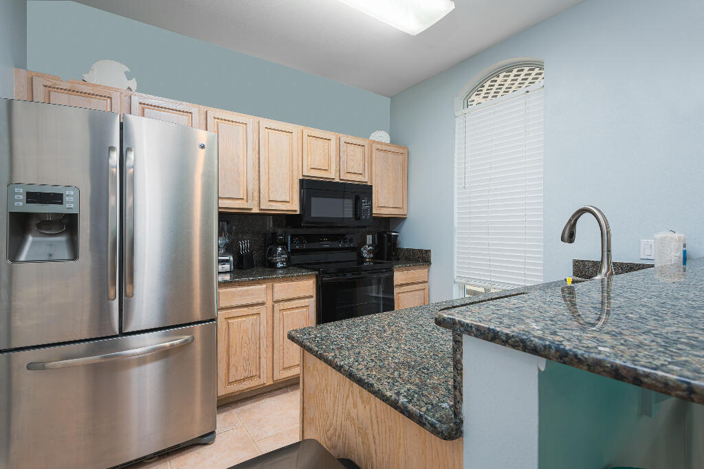 EMERALD SHORES - Residential