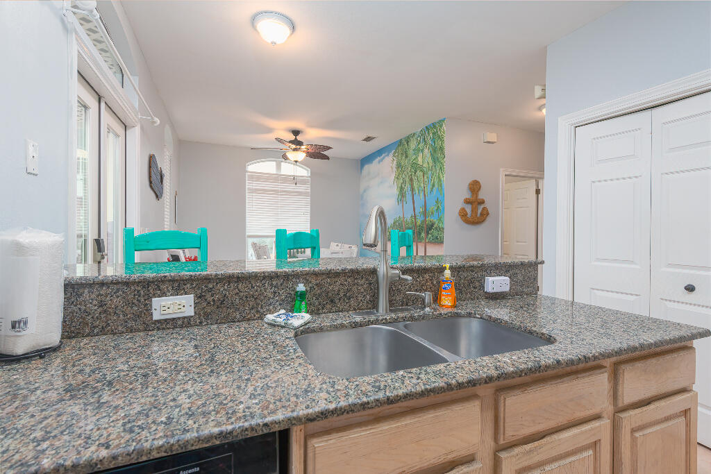 EMERALD SHORES - Residential