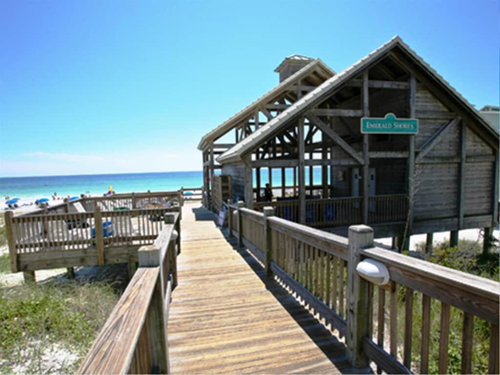 EMERALD SHORES - Residential