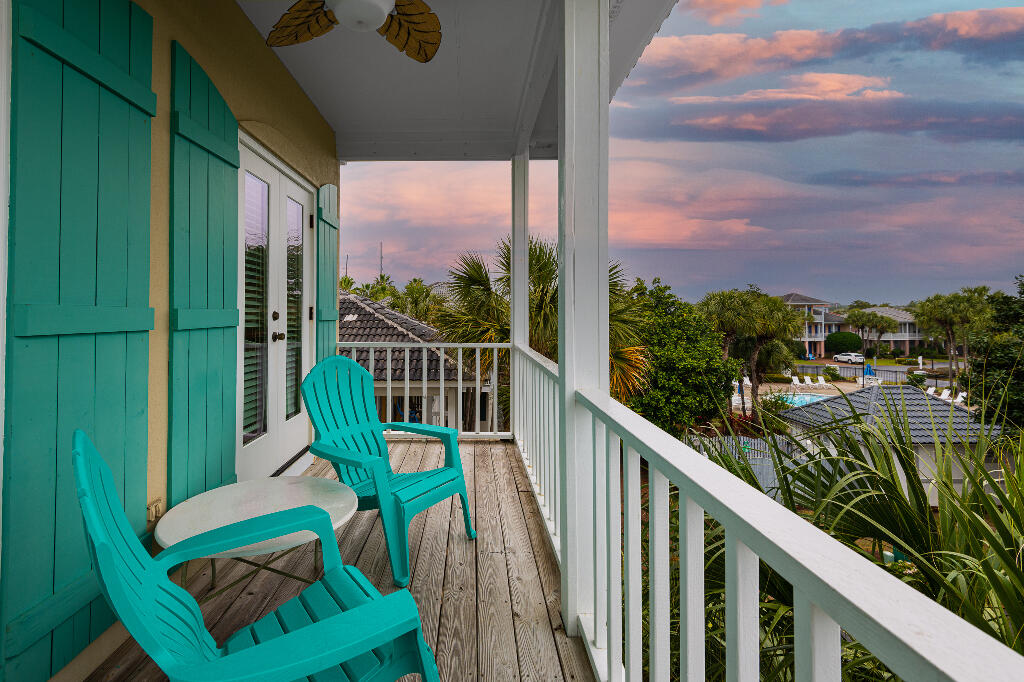 EMERALD SHORES - Residential