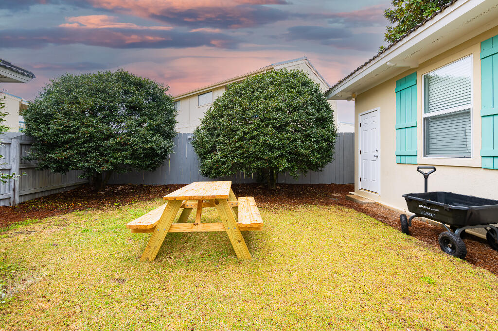 EMERALD SHORES - Residential