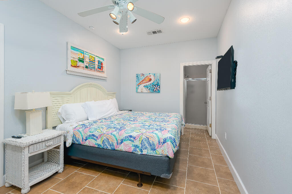 EMERALD SHORES - Residential