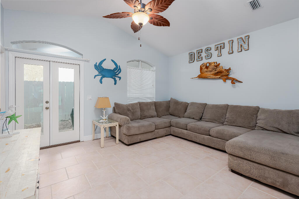 EMERALD SHORES - Residential