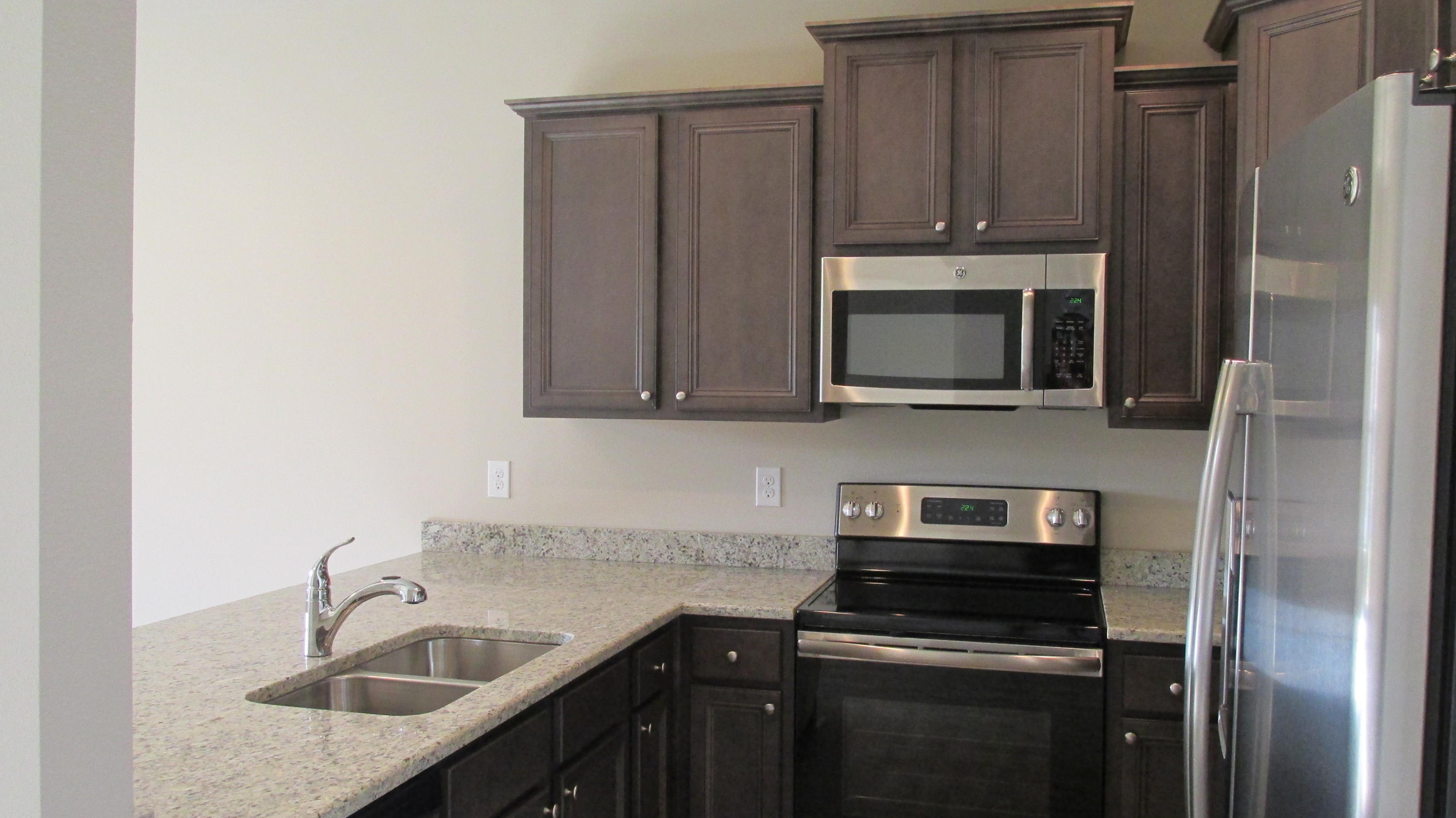 RESERVE POINTE - Residential Lease