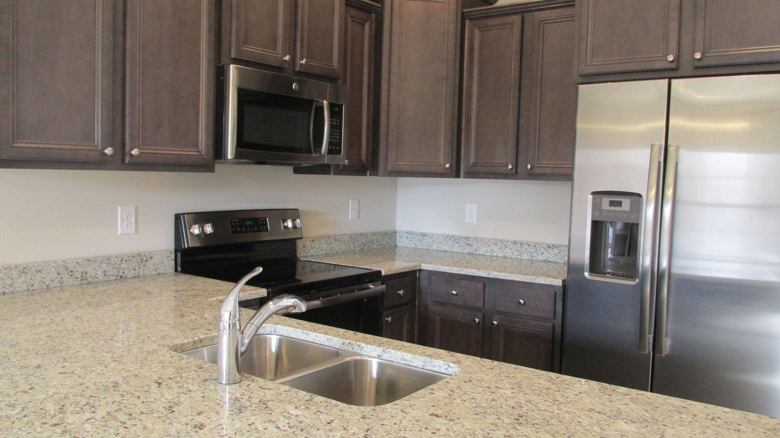 RESERVE POINTE - Residential Lease