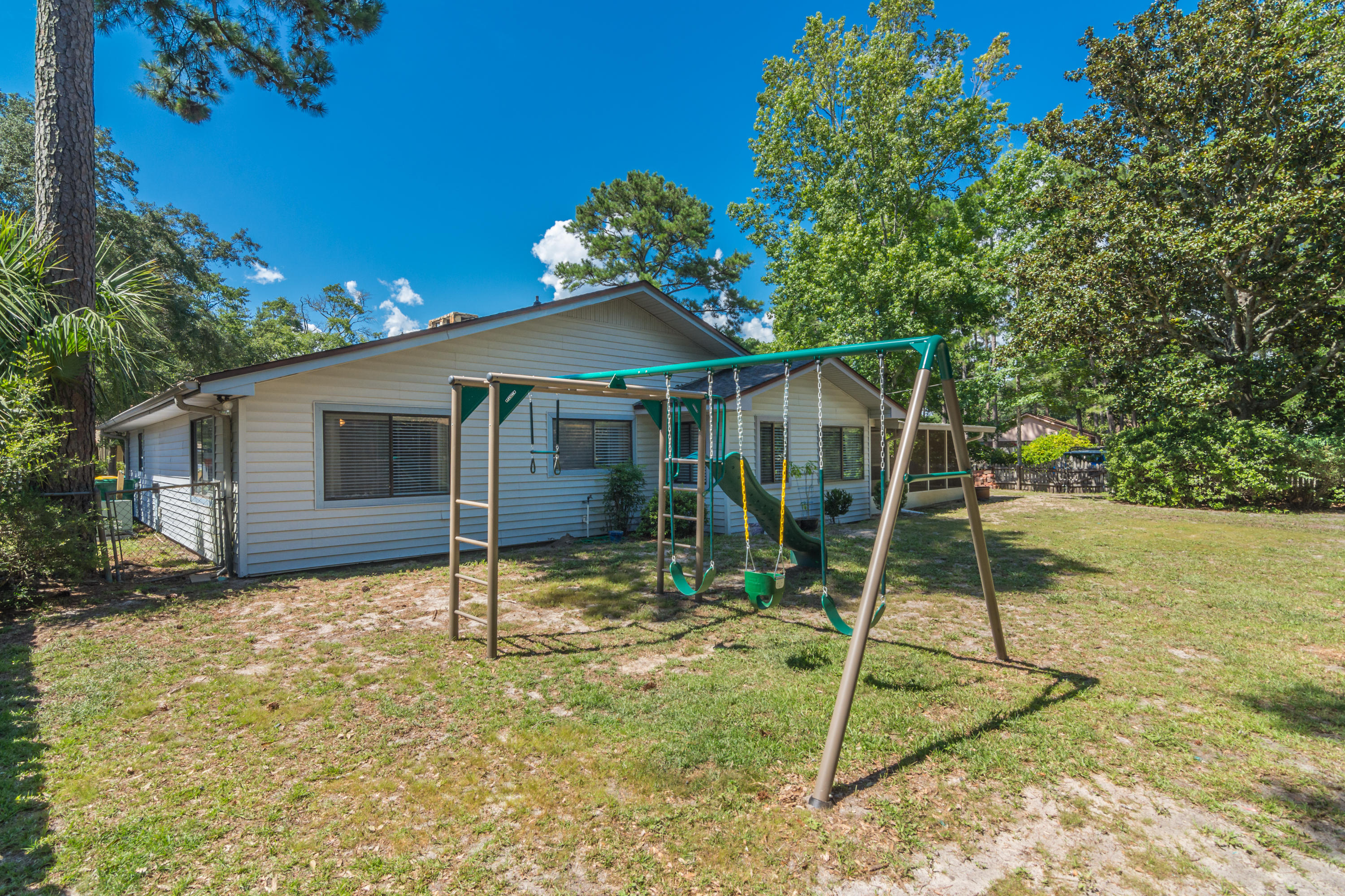 PINEWOOD ESTATES 2 - Residential