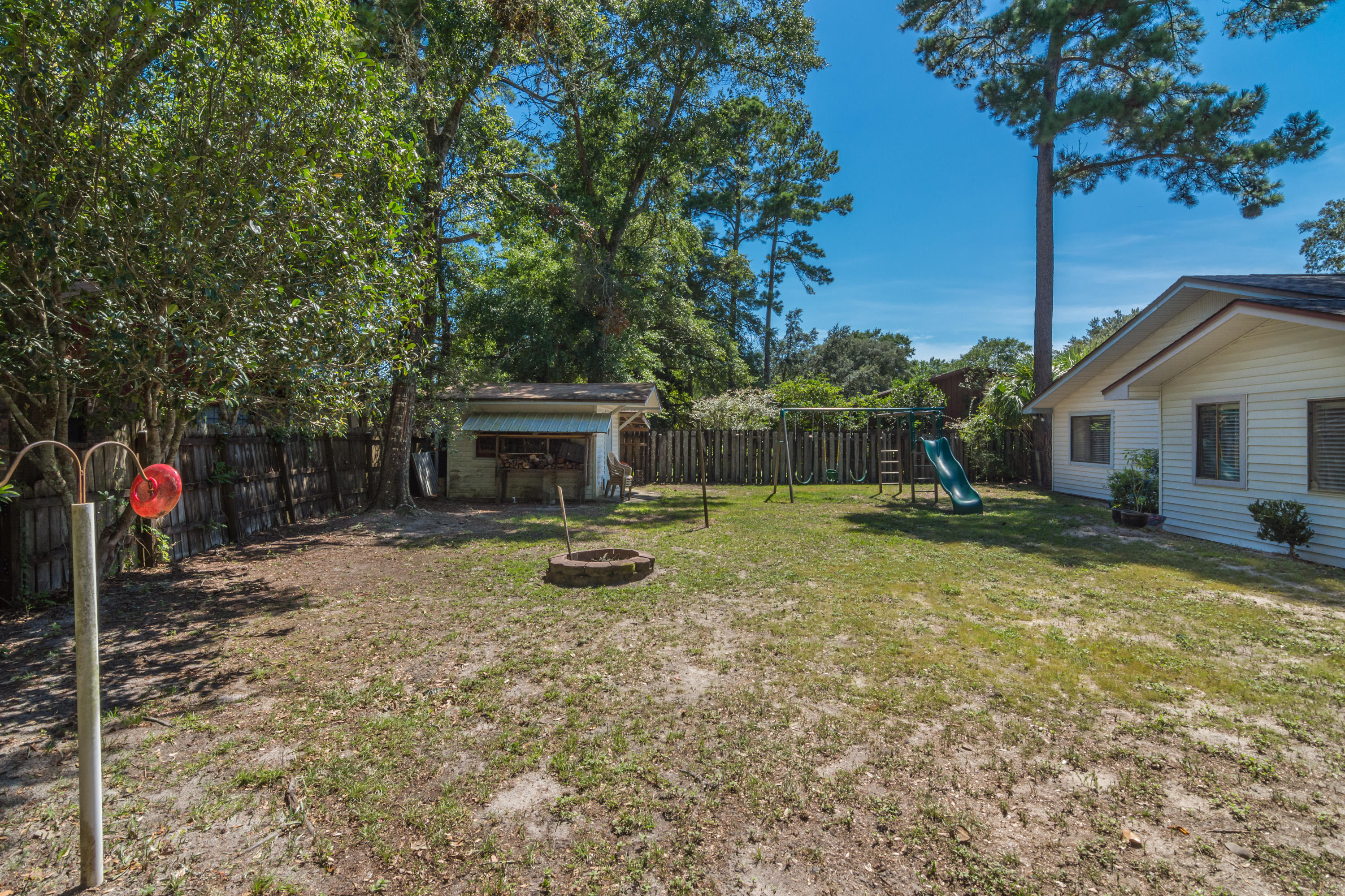 PINEWOOD ESTATES 2 - Residential