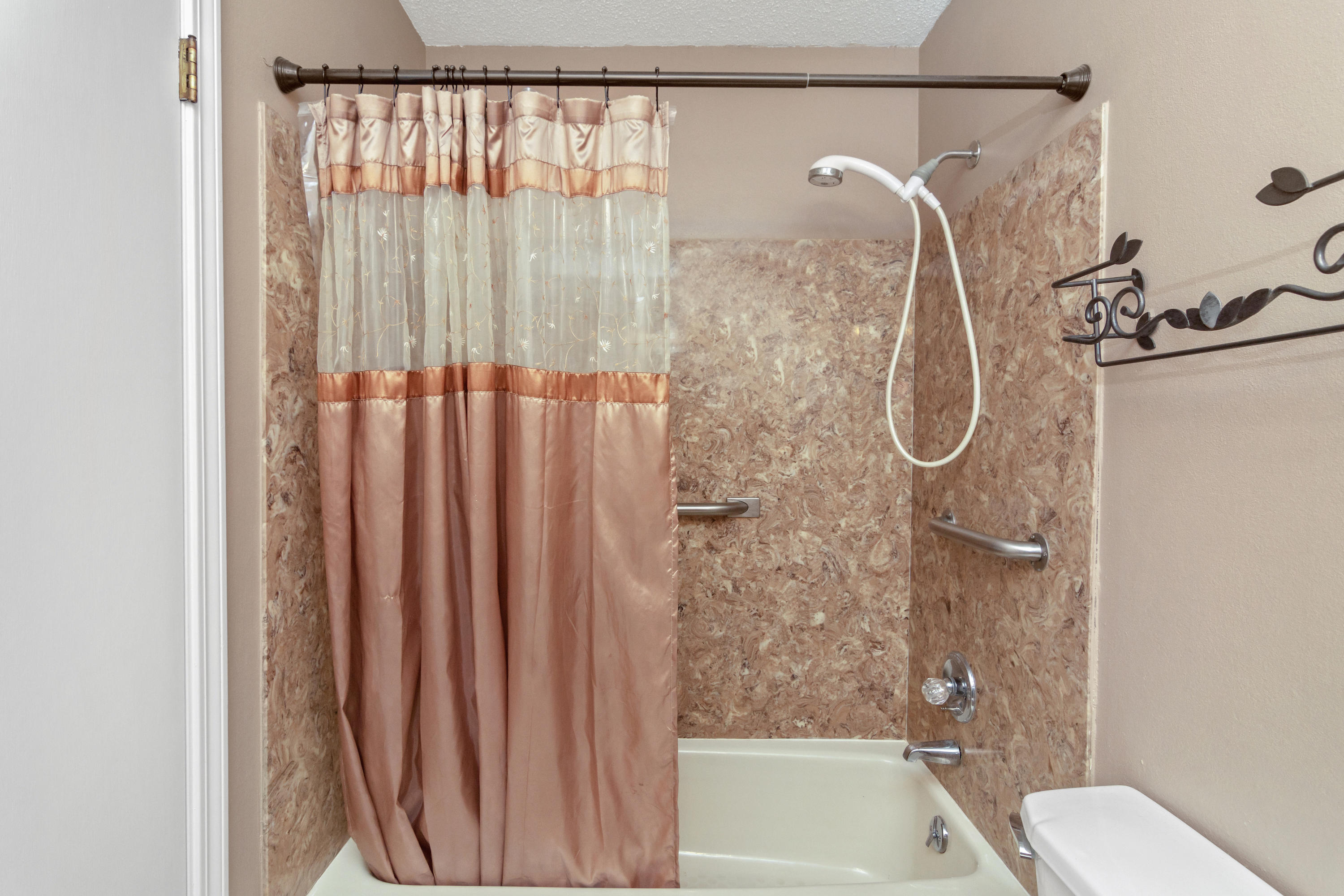 PINEWOOD ESTATES 2 - Residential