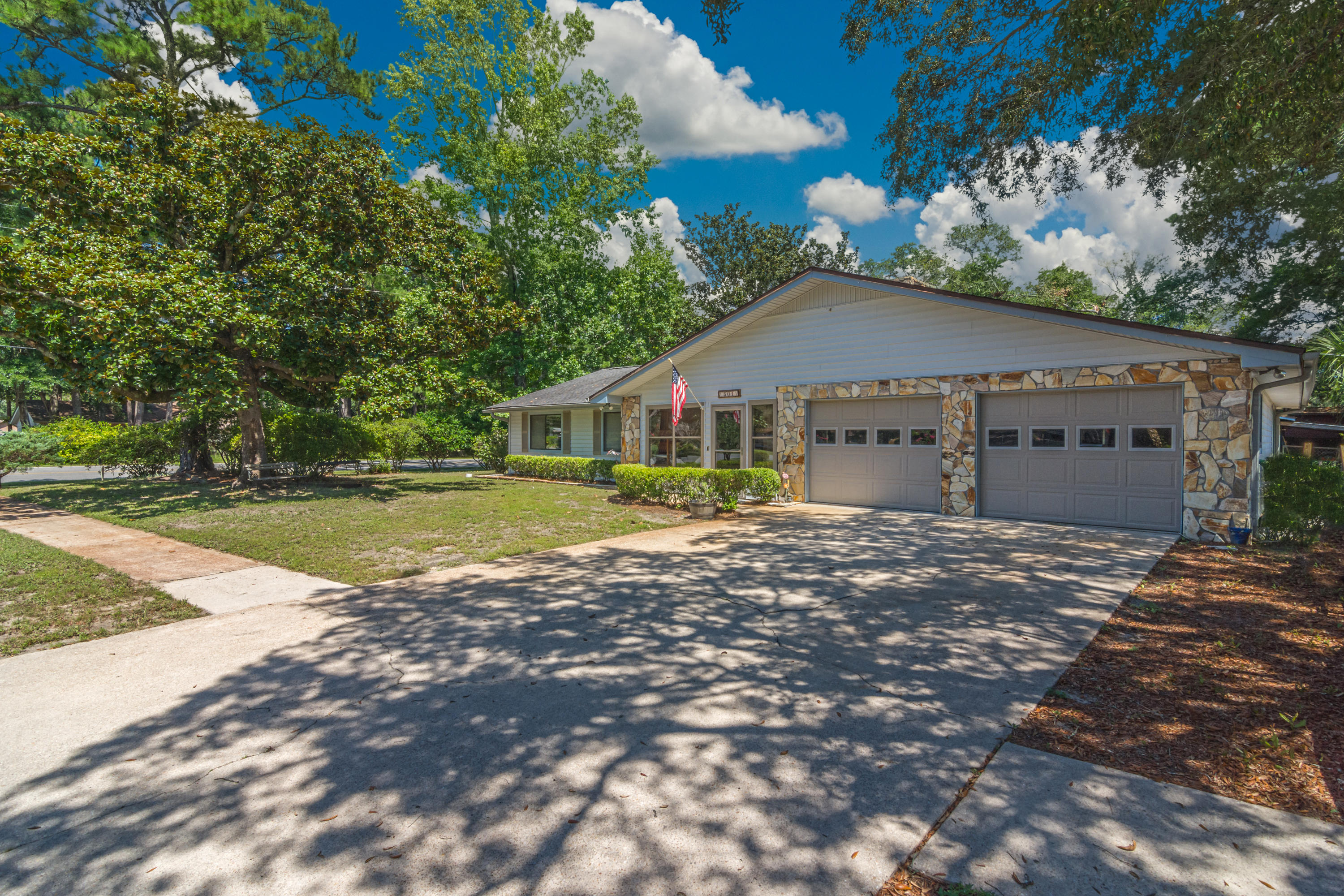 PINEWOOD ESTATES 2 - Residential