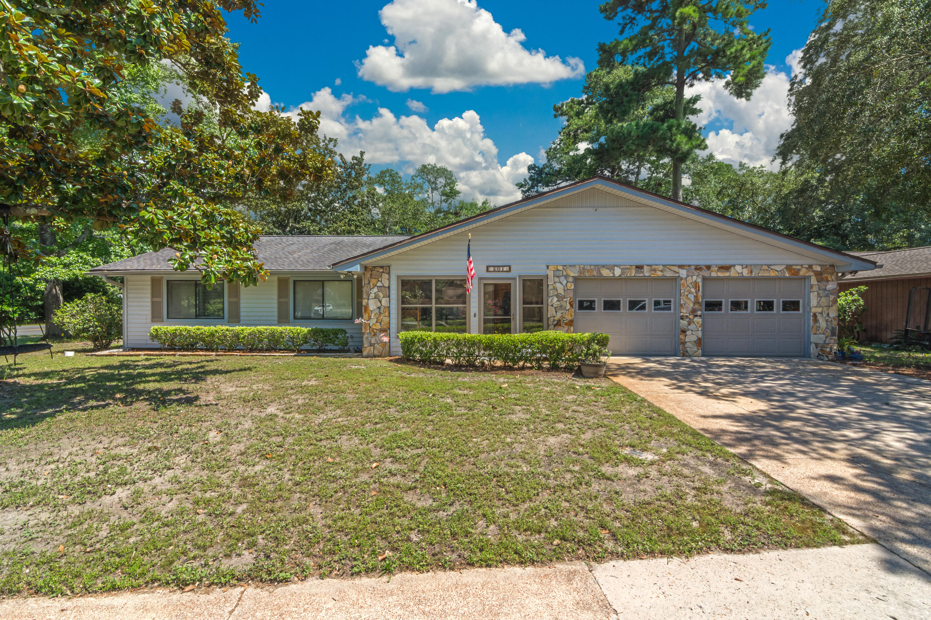 PINEWOOD ESTATES 2 - Residential