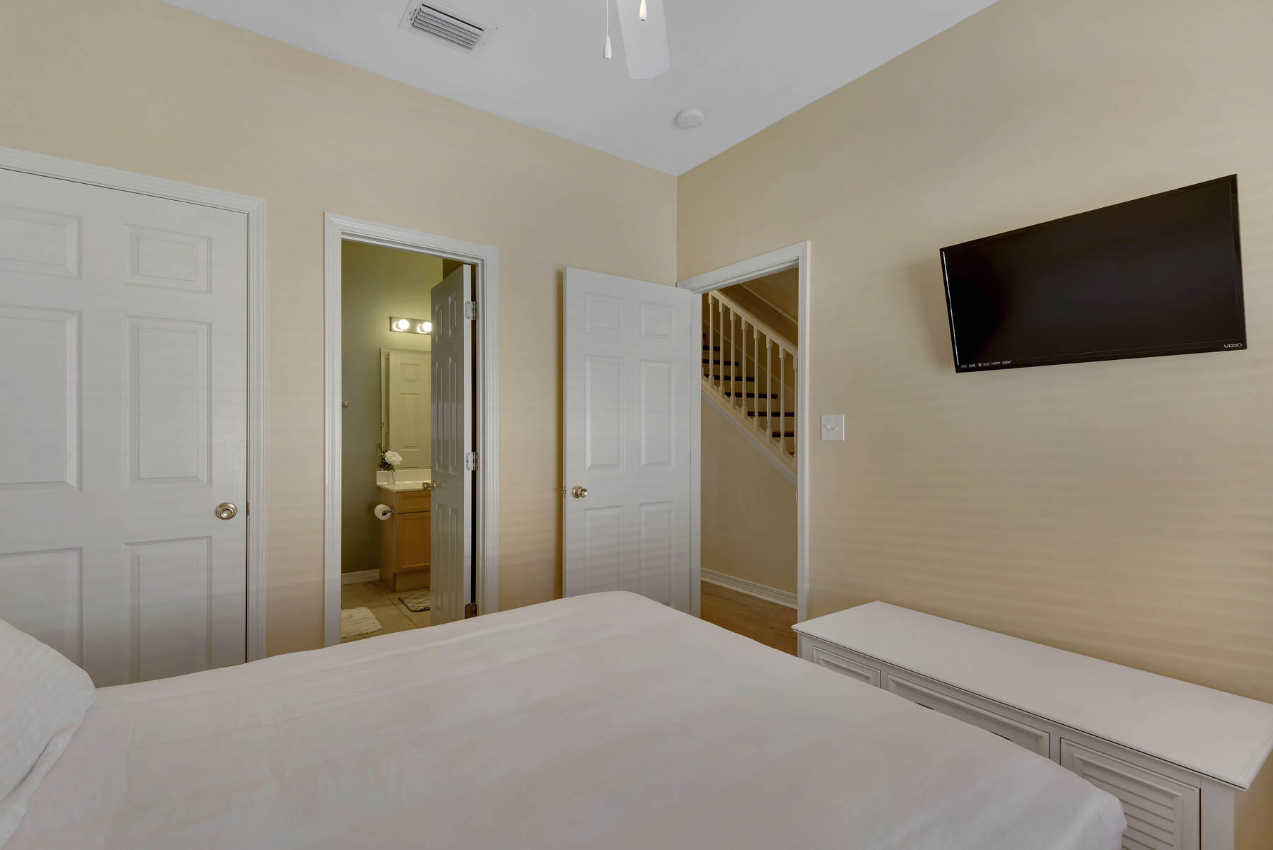 Royal Seaesta - Residential