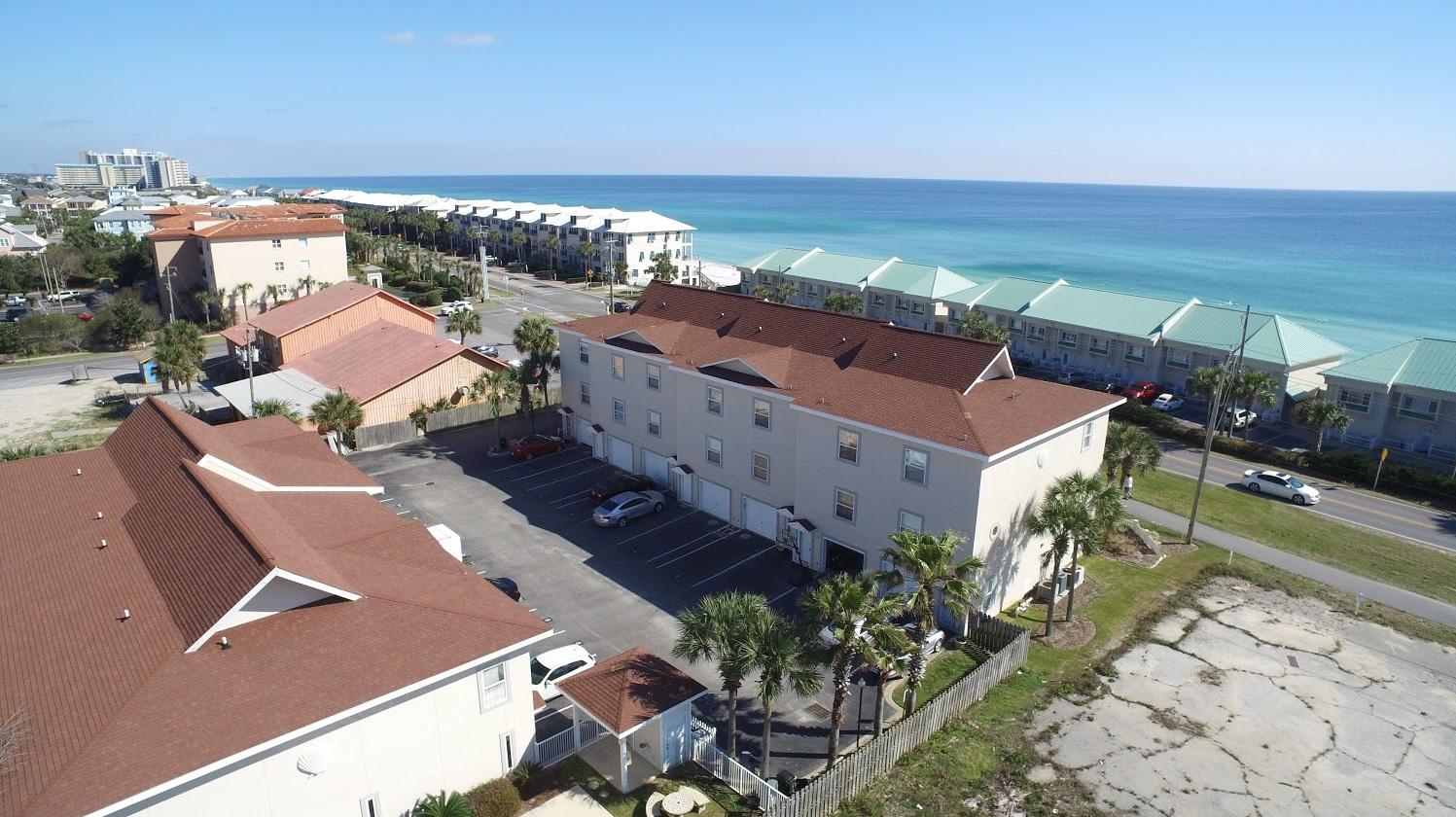 Royal Seaesta - Residential