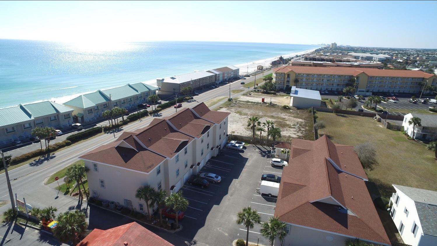 Royal Seaesta - Residential