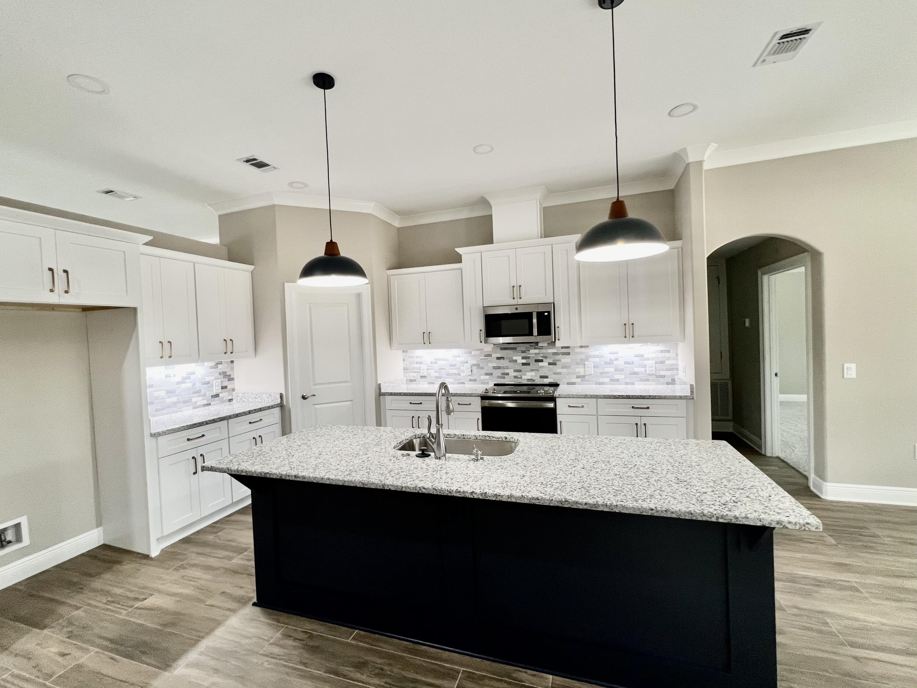 HOLLEY BY THE SEA - Residential