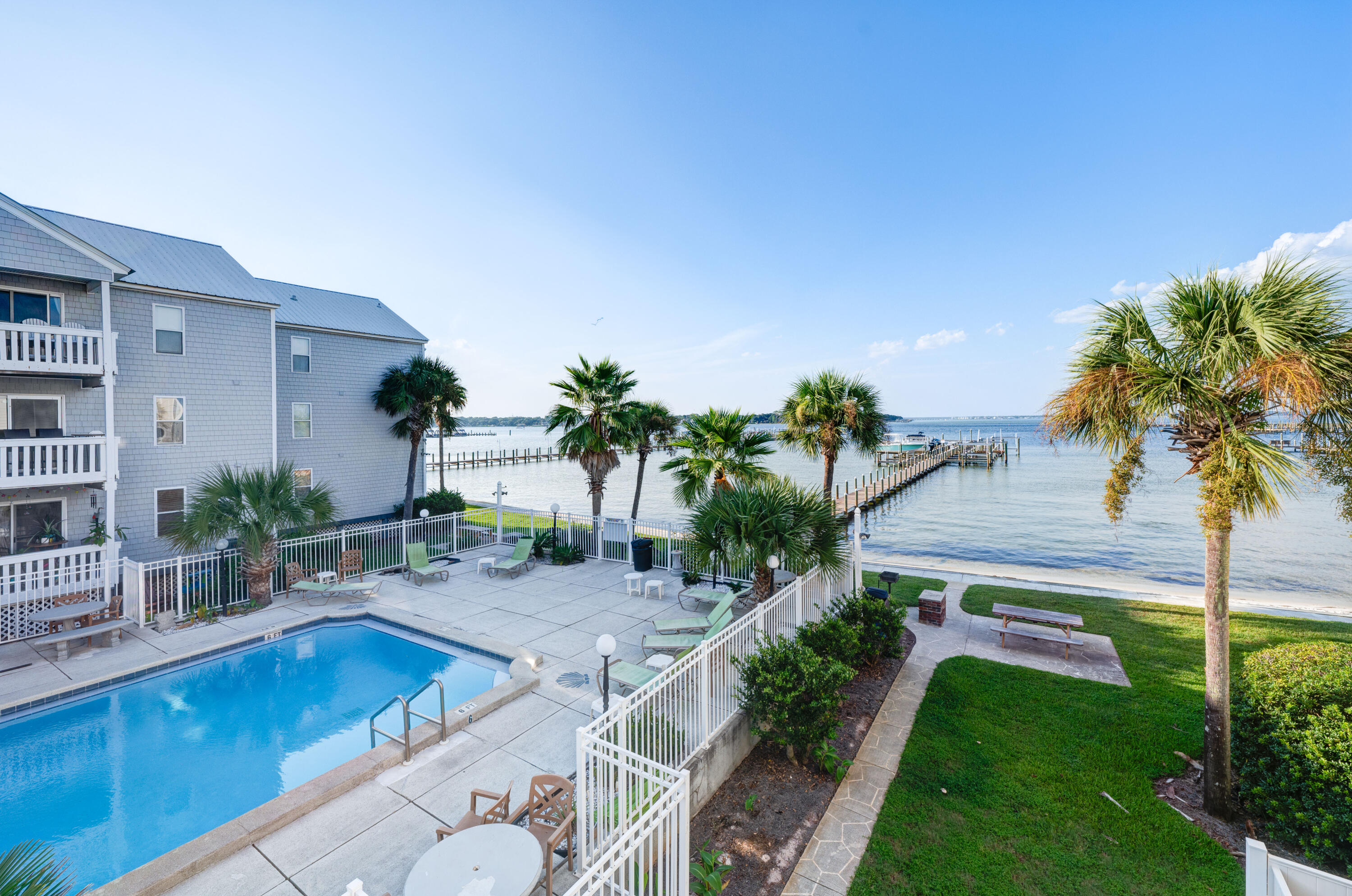 HERMITAGE CONDOMINIUM - Residential