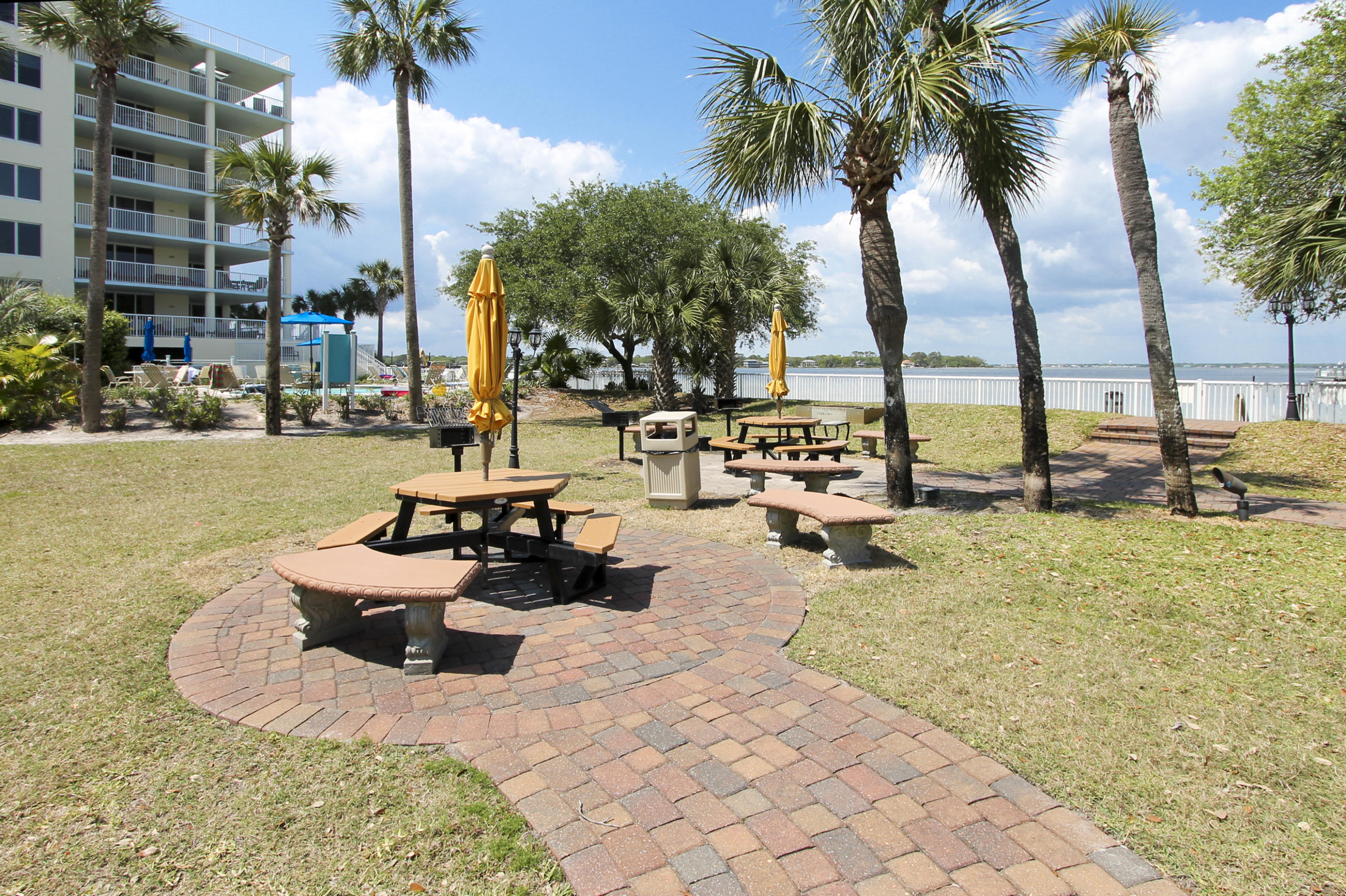 DESTIN WEST BEACH & BAY RESORT-GULFSIDE - Residential