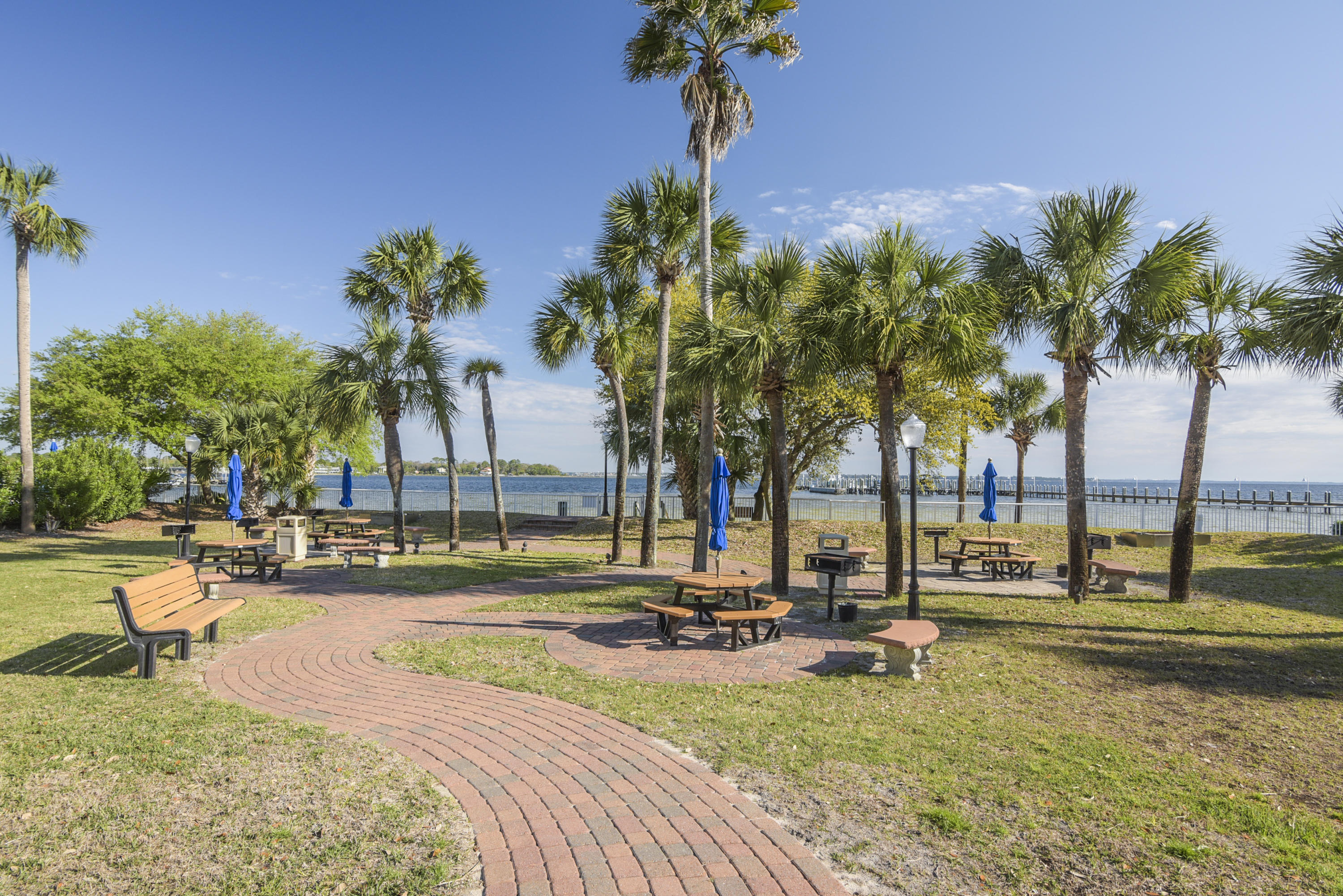 DESTIN WEST BEACH & BAY RESORT-GULFSIDE - Residential