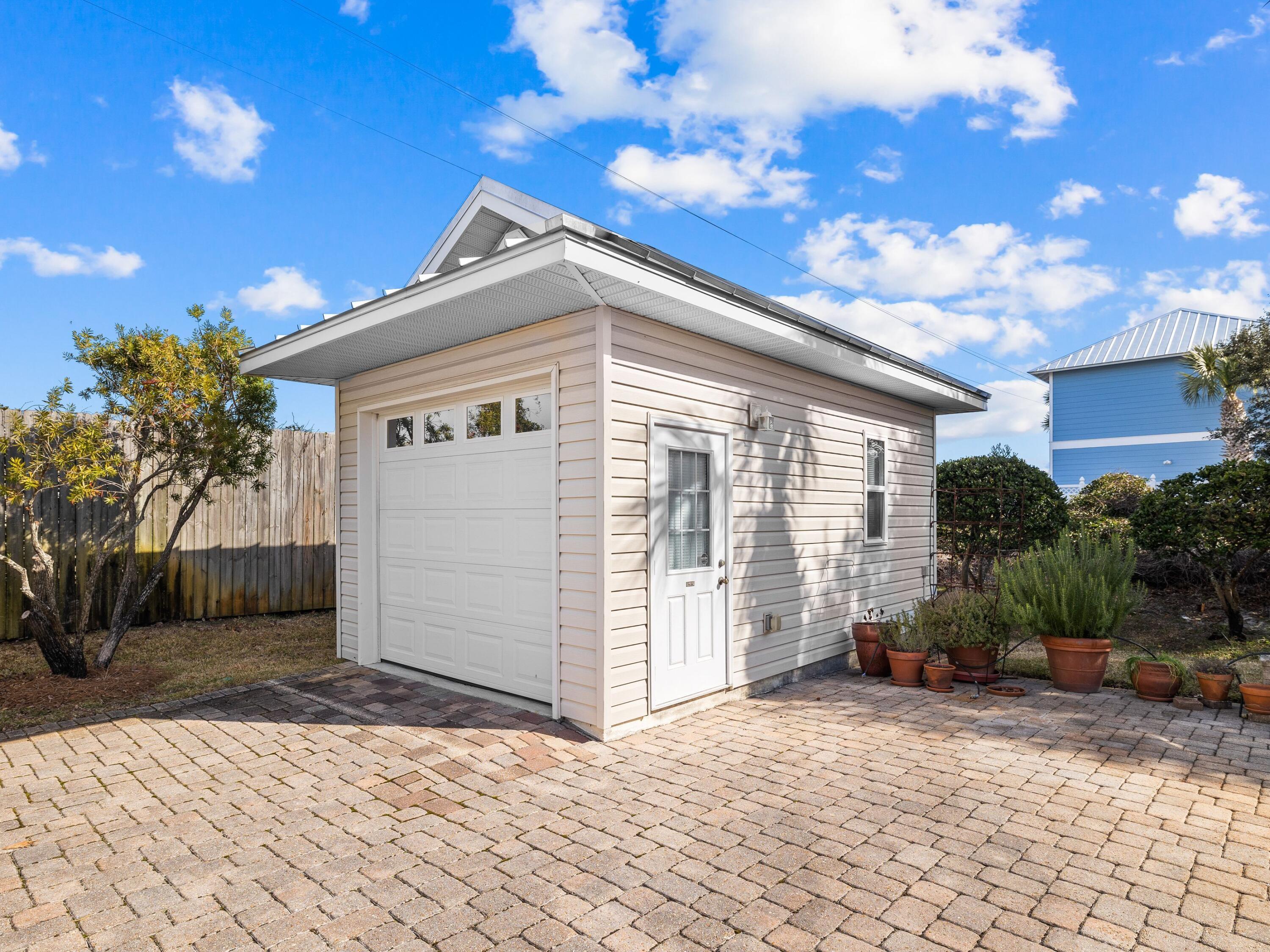 CRYSTAL BEACH - Residential