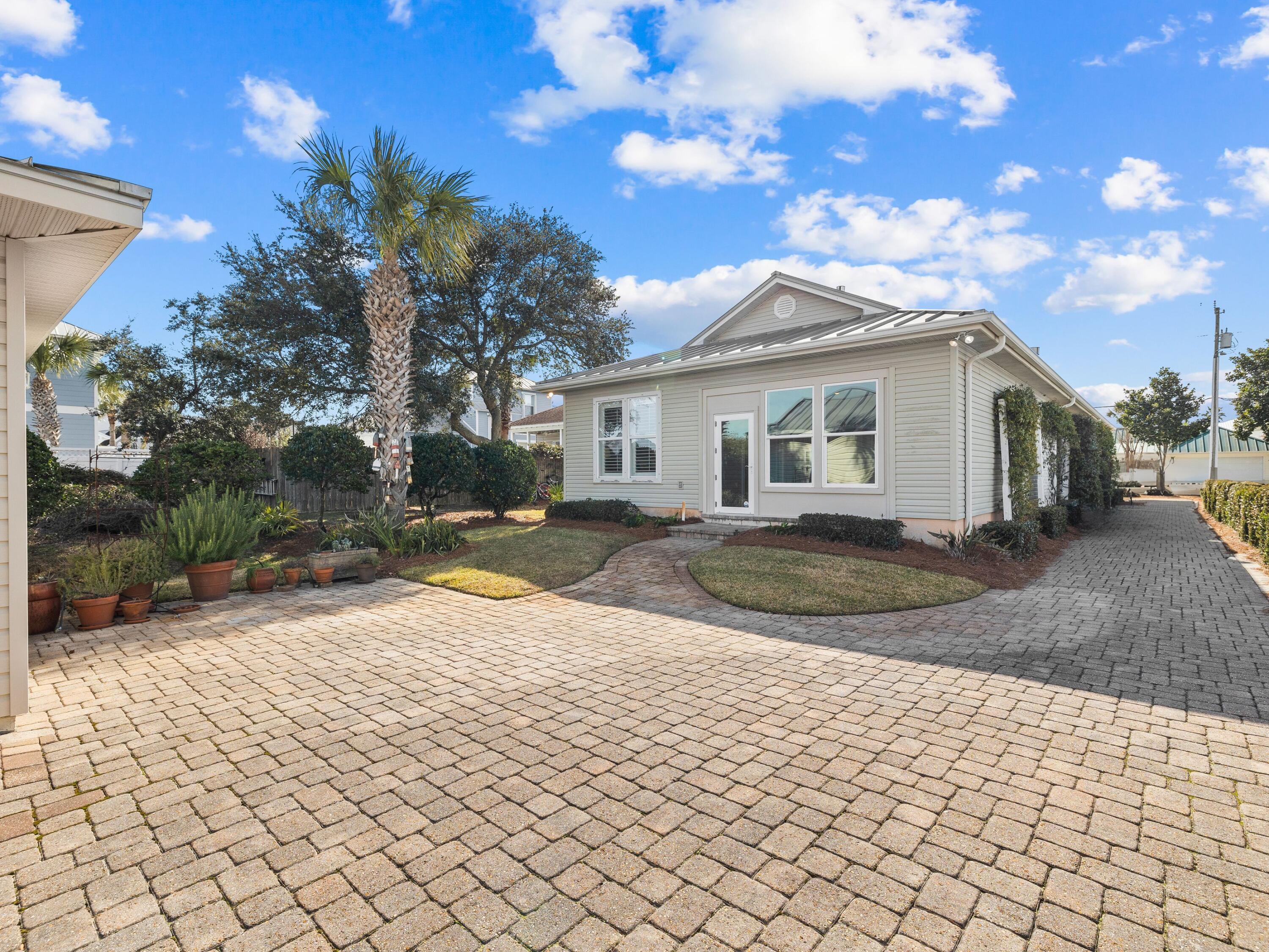 CRYSTAL BEACH - Residential