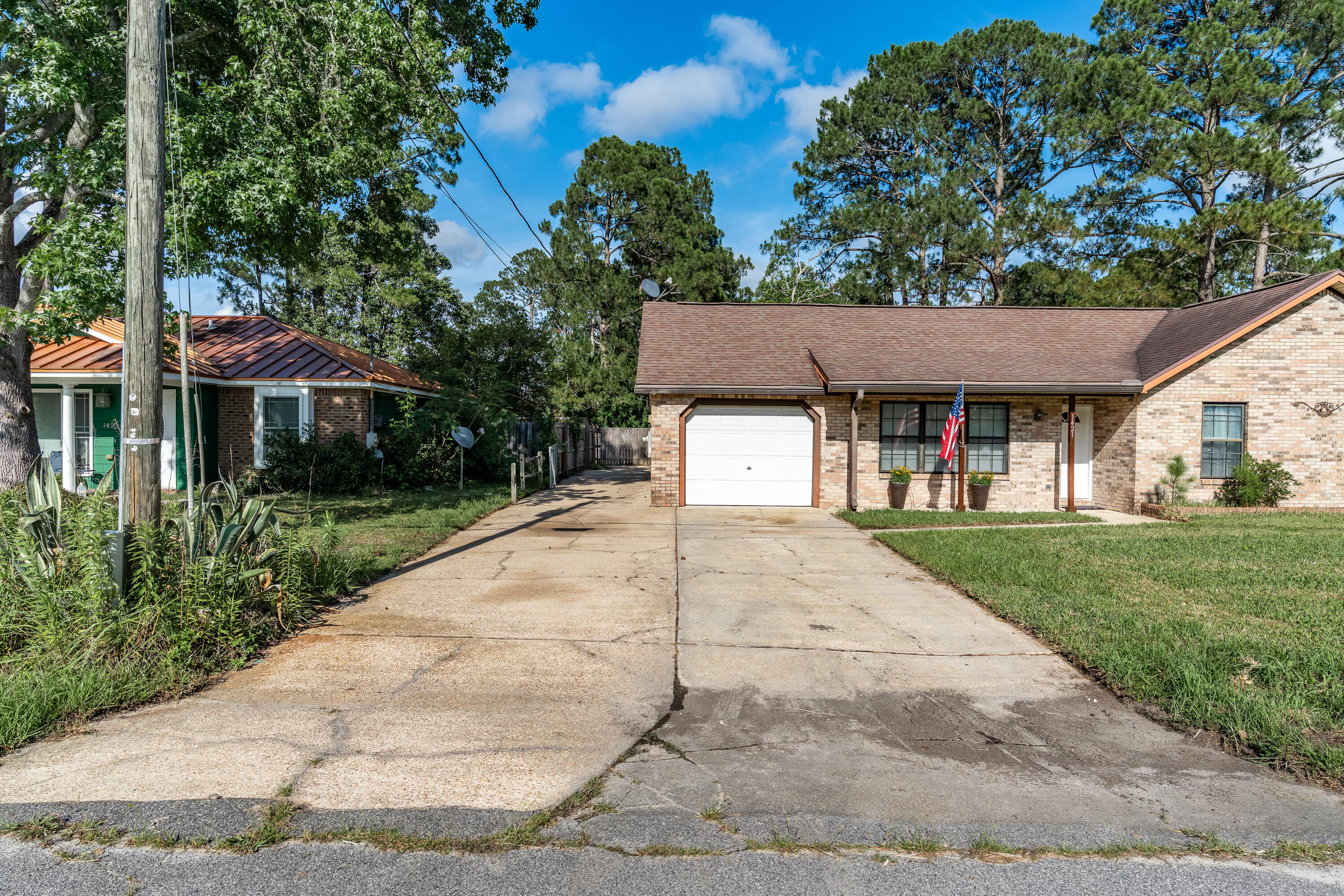 PINE MEADOWS - Residential