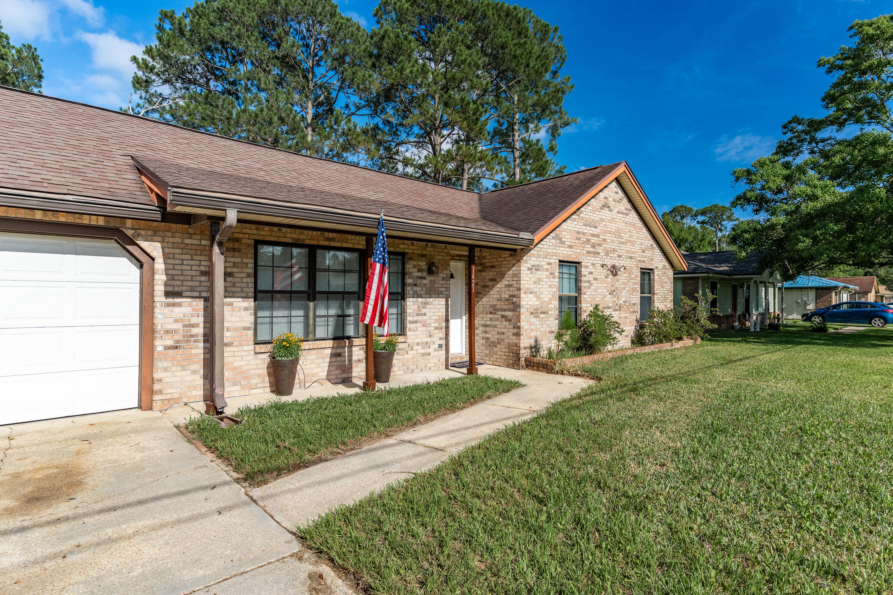 PINE MEADOWS - Residential