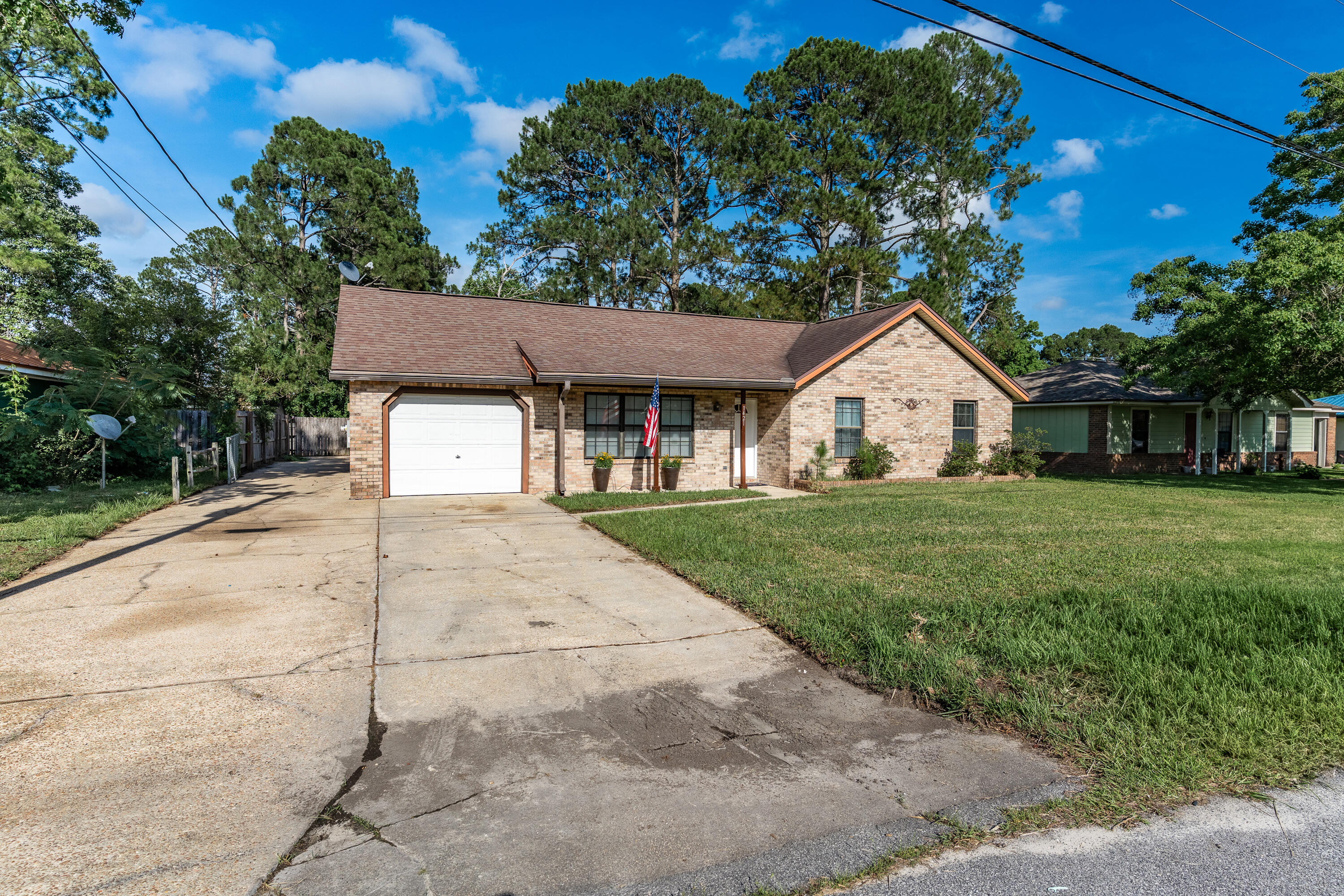PINE MEADOWS - Residential