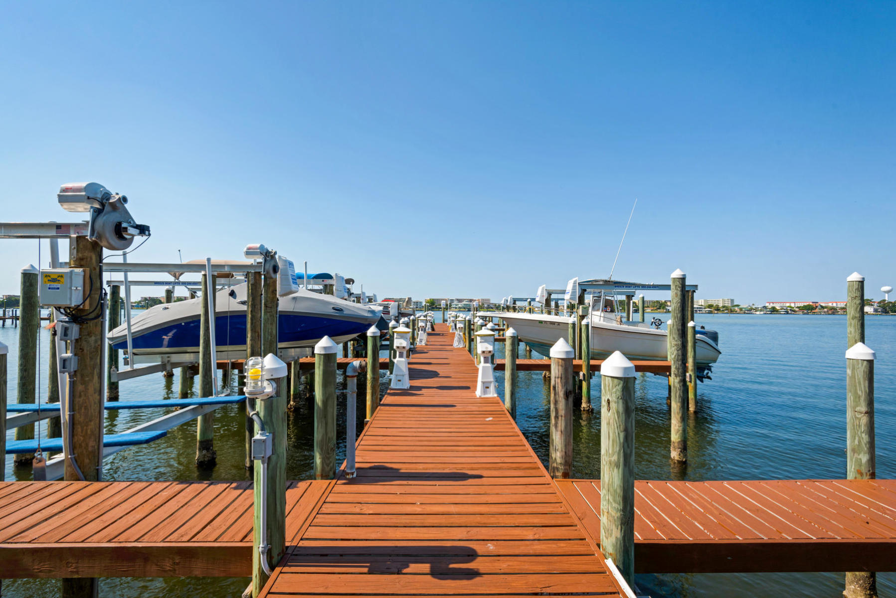 PRESIDIO YACHT CLUB - Residential