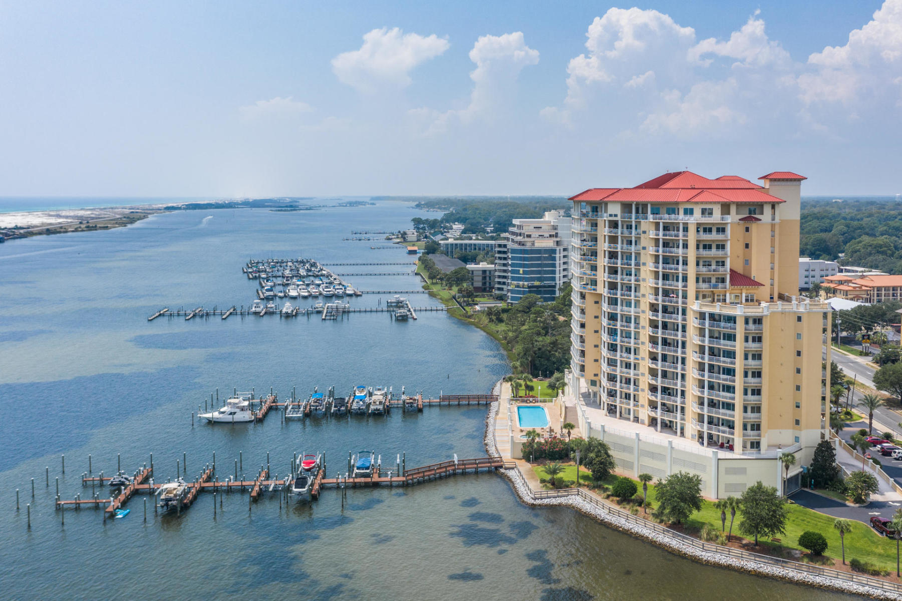 PRESIDIO YACHT CLUB - Residential