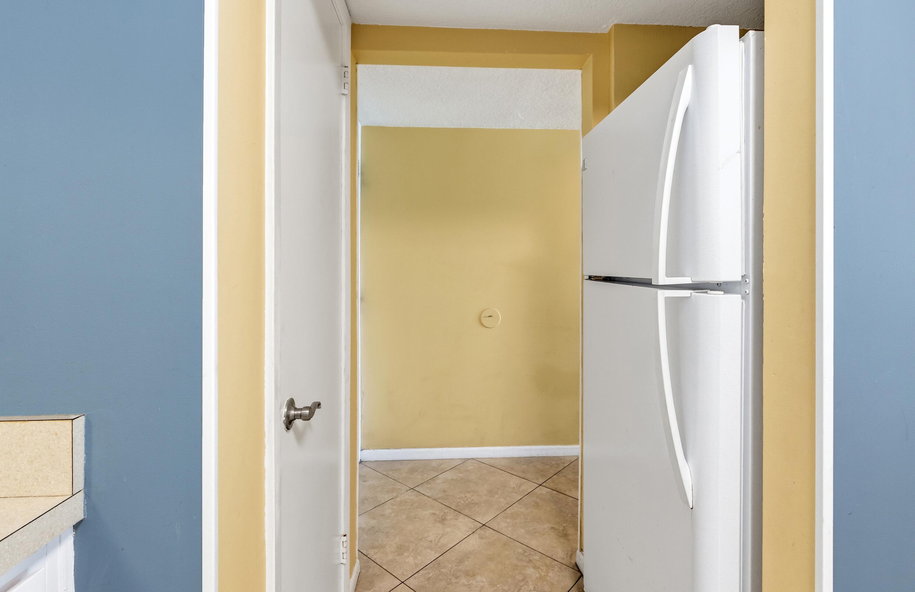 BEACH HOUSE CONDO PH 2 - Residential