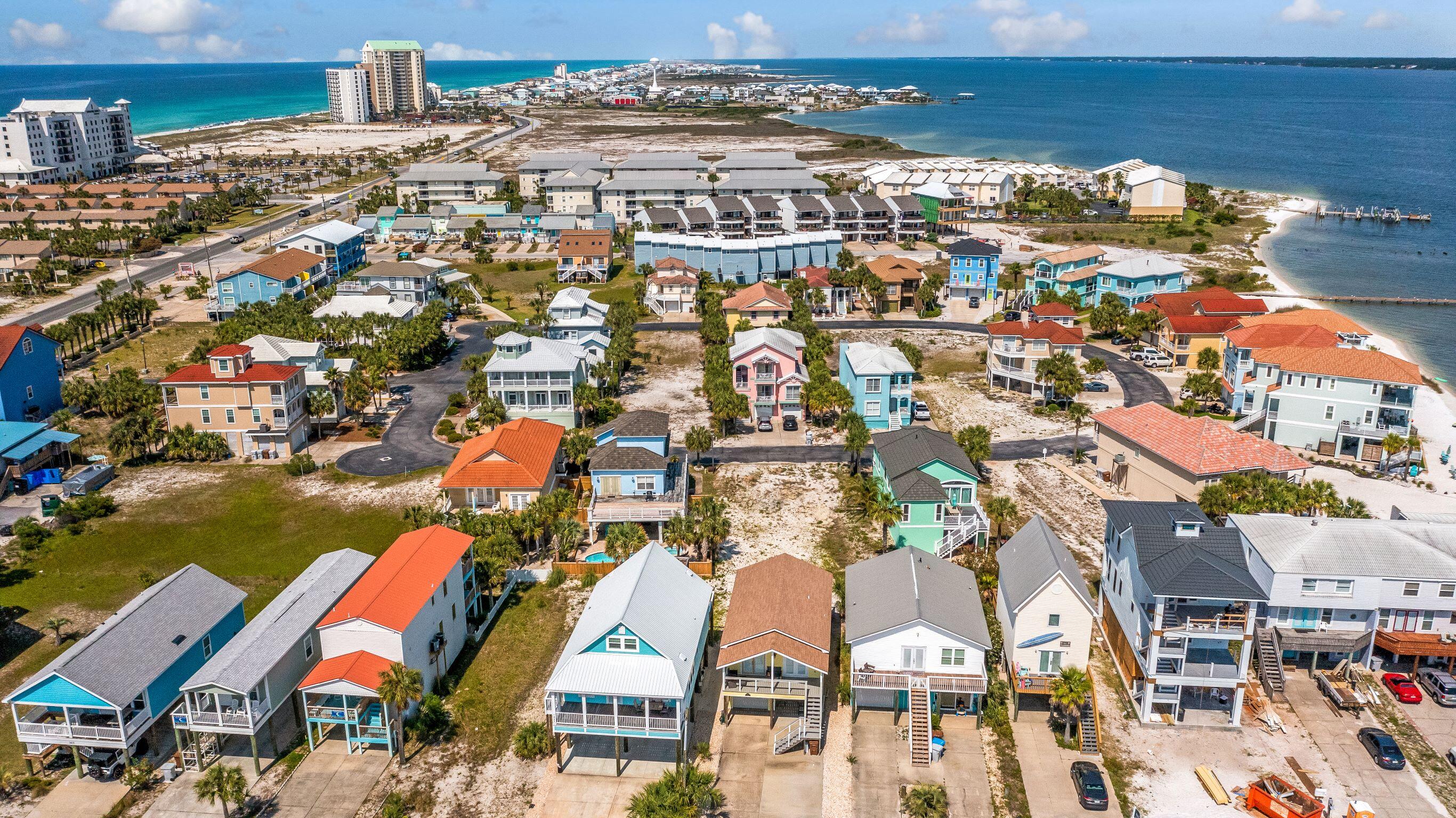 VILLAGE AT NAVARRE - Land