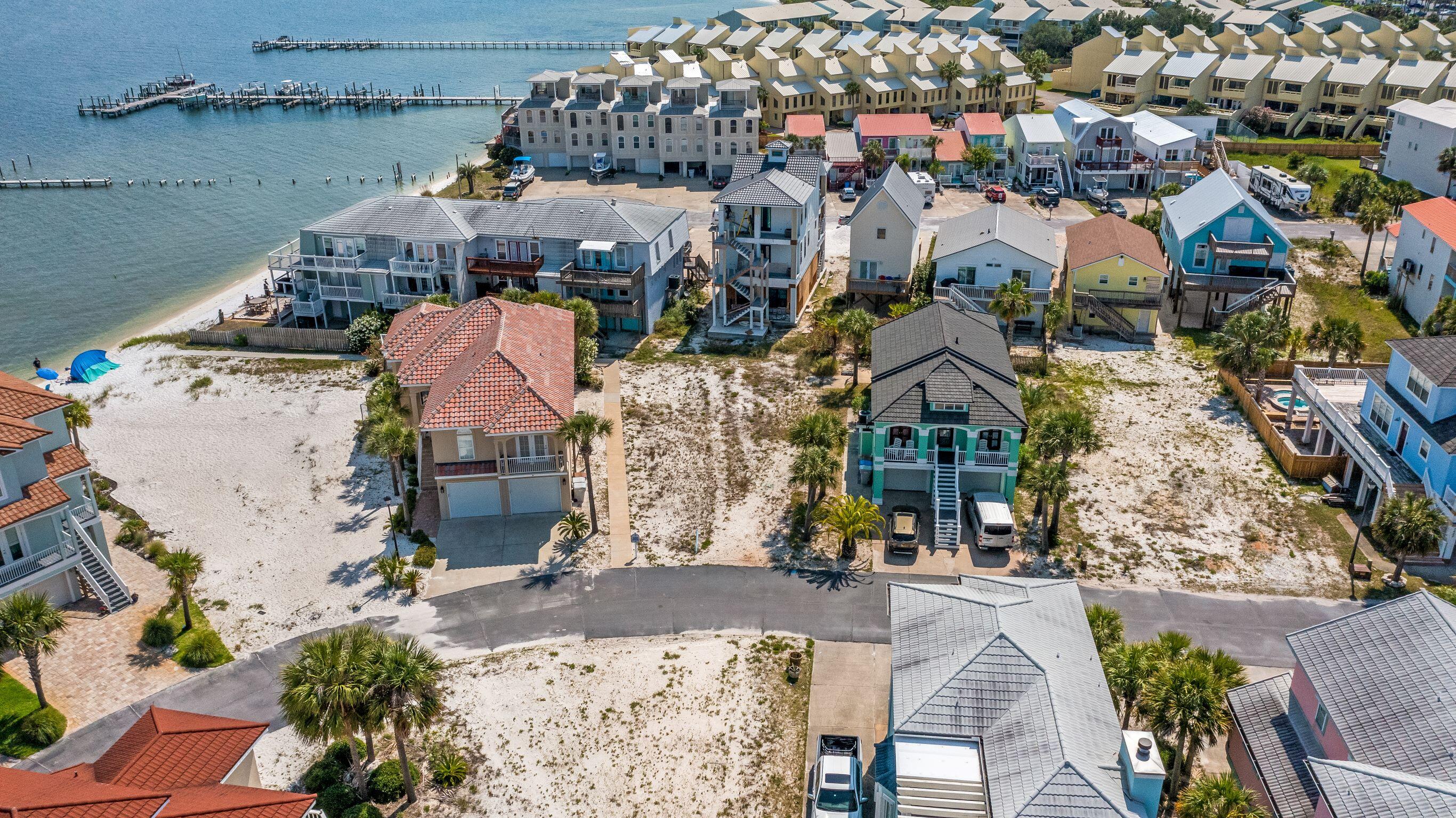 VILLAGE AT NAVARRE - Land