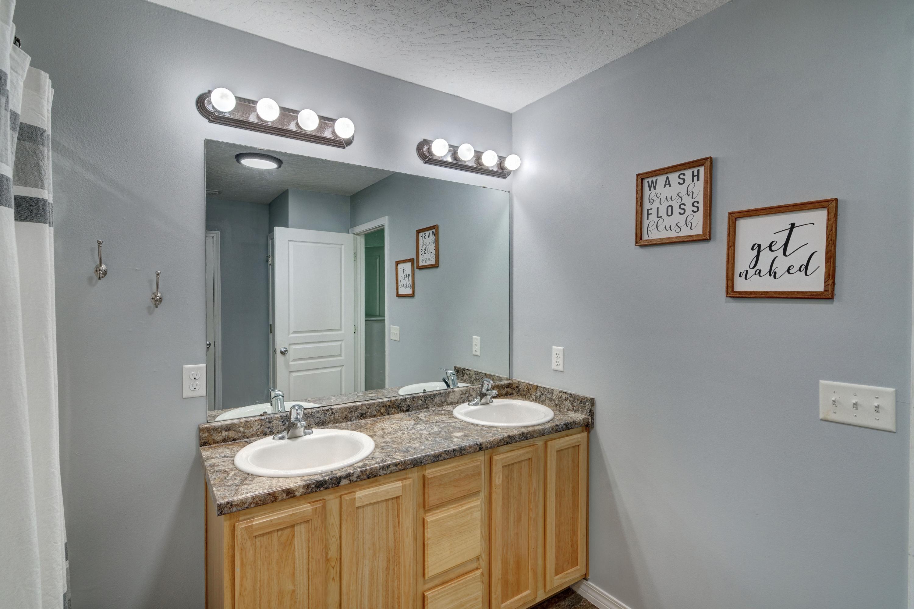 NAVARRE S/D 2ND ADDN - Residential