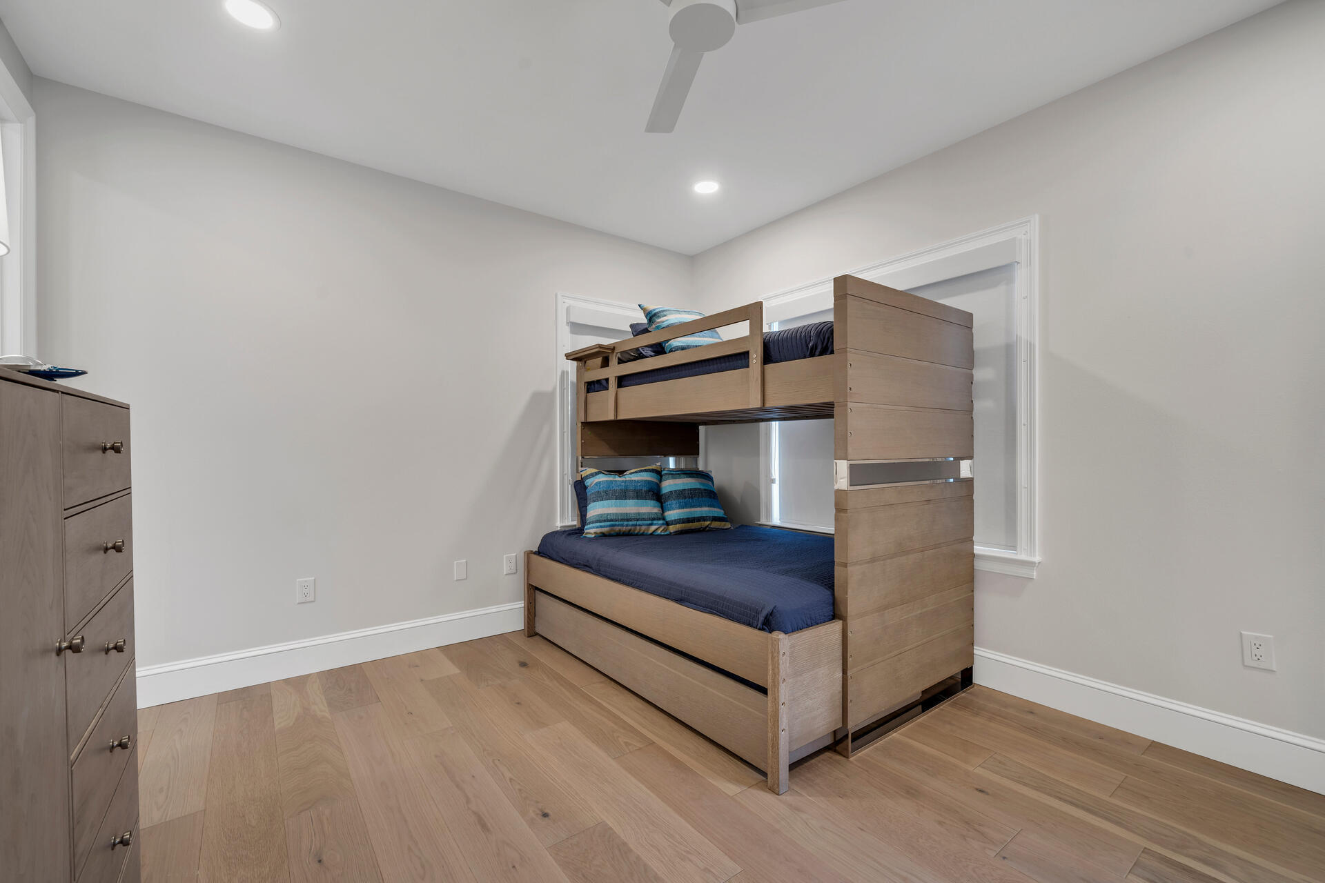 VINEYARD AT RAVEN OAKS - Residential