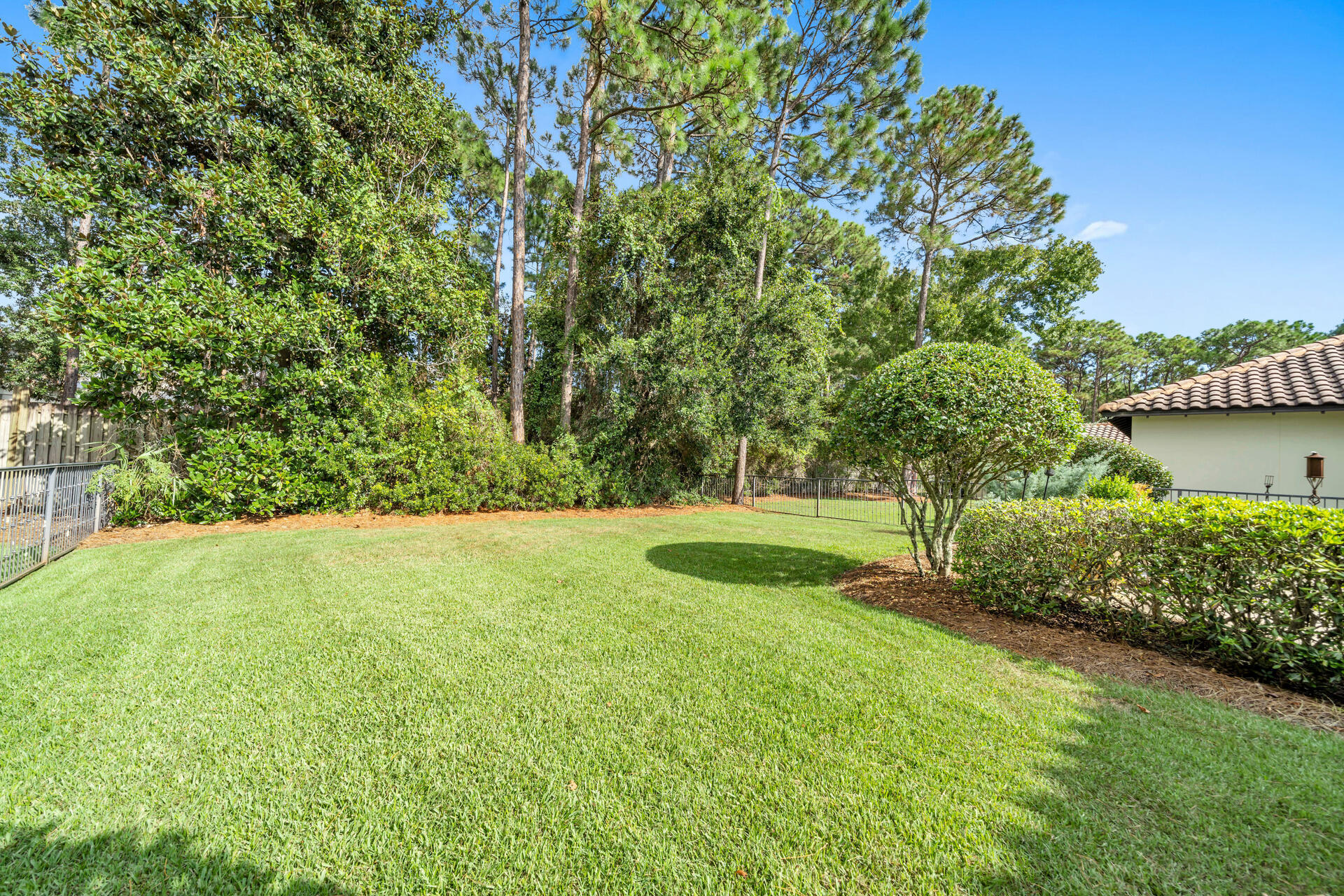 VINEYARD AT RAVEN OAKS - Residential