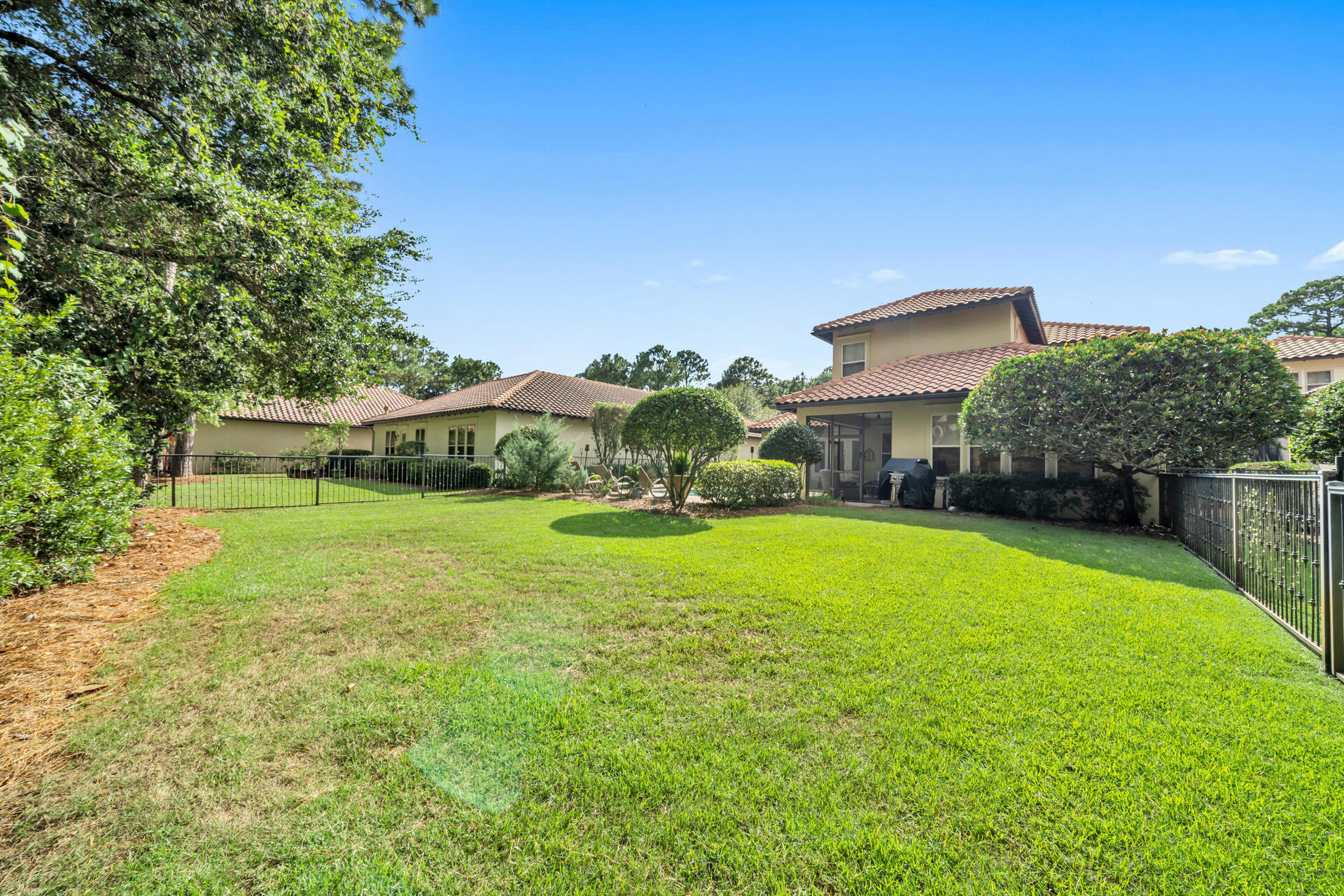 VINEYARD AT RAVEN OAKS - Residential