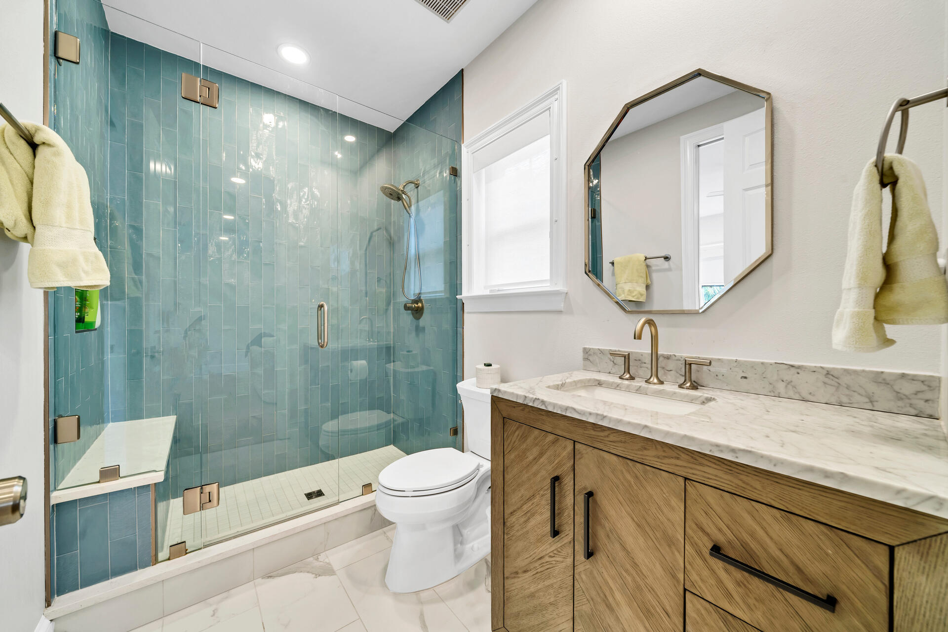 VINEYARD AT RAVEN OAKS - Residential