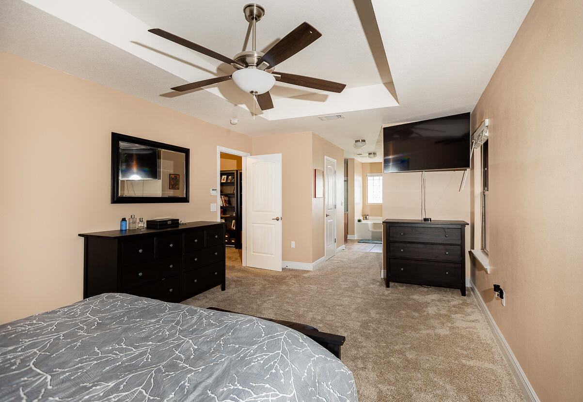 CREETWOOD VILLAGE - Residential