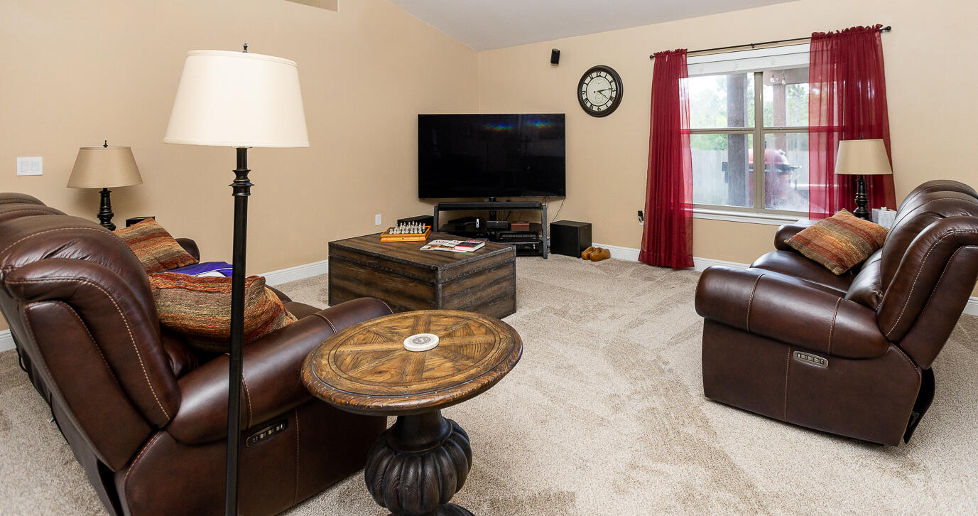 CREETWOOD VILLAGE - Residential