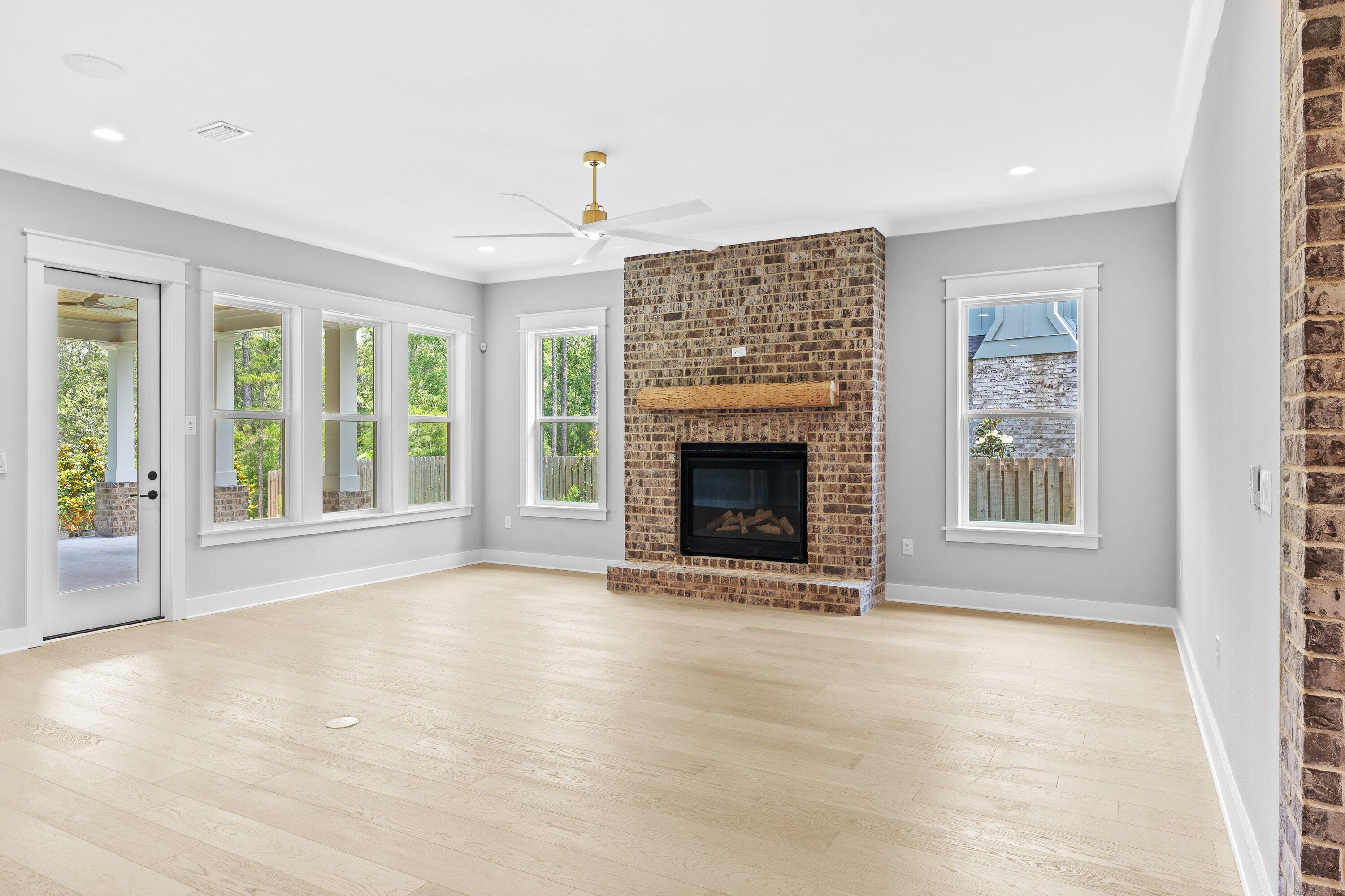 HAMMOCK BAY - Residential