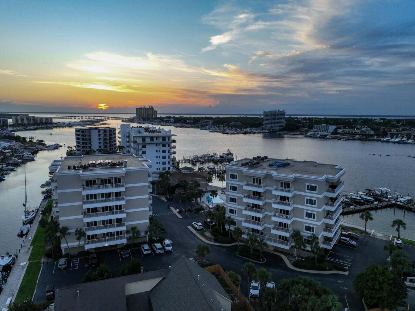 SUN KING TOWERS - Residential