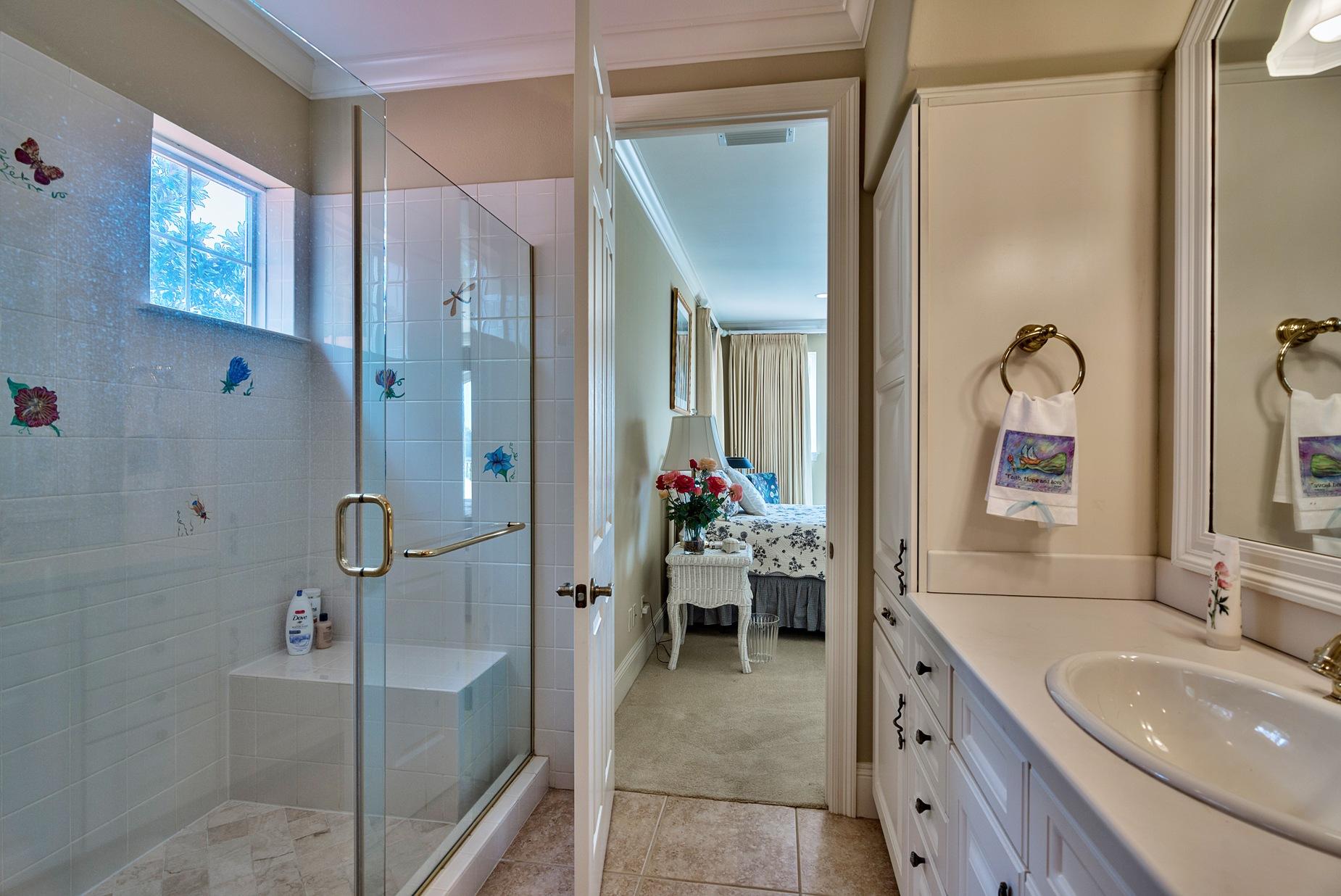 ISLAND GREEN - Residential